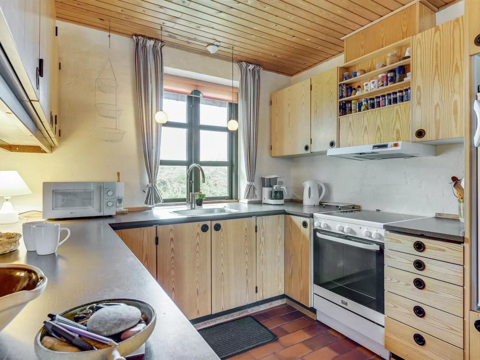 "Thermet" - 900m from the sea-Inside