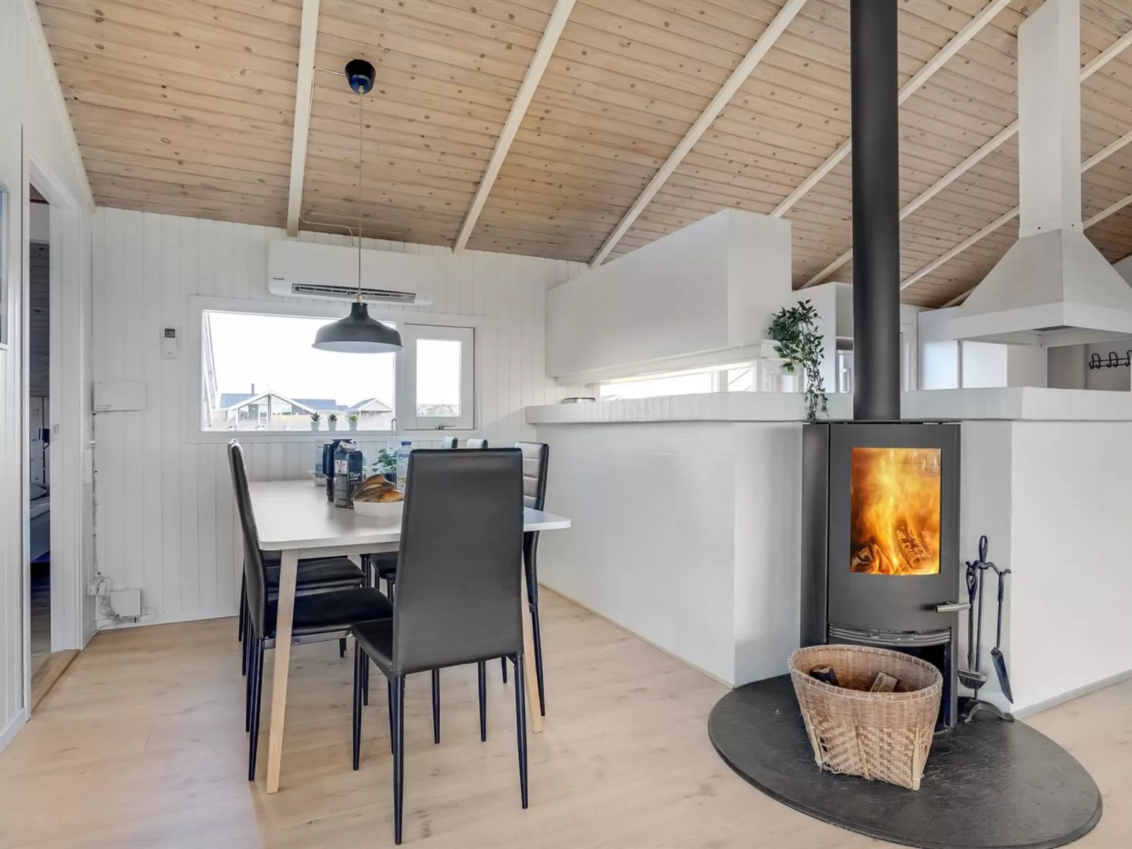 "Crista" - 500m from the sea-Inside