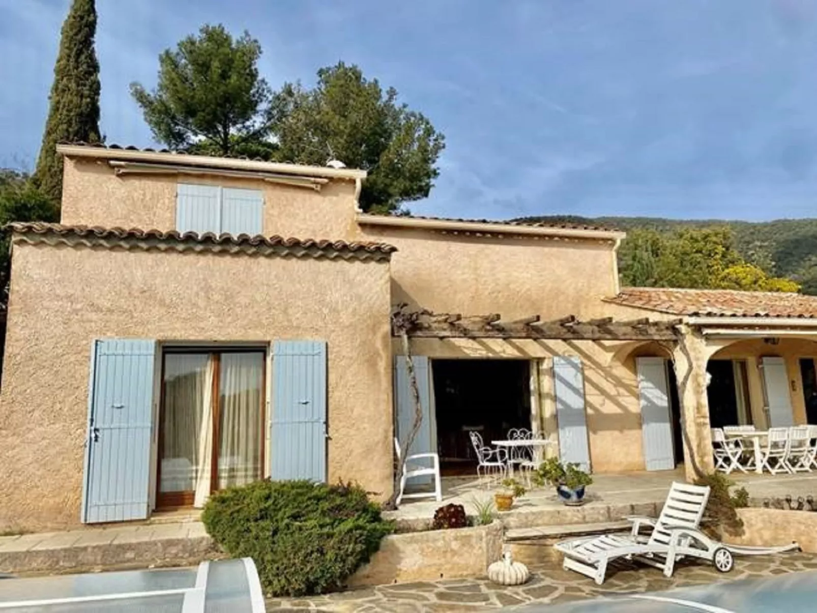 Maison de l'Hubac Bleu-Outside