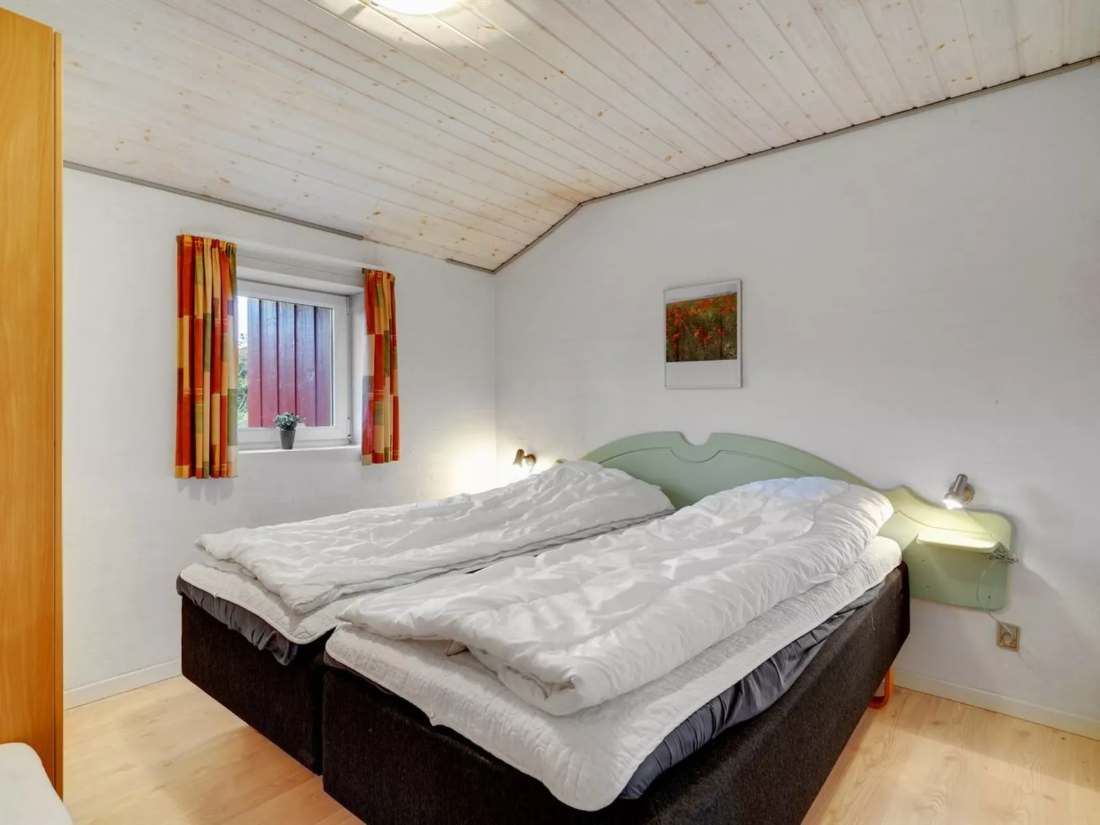 "Asdis" - 2.8km from the sea-Inside