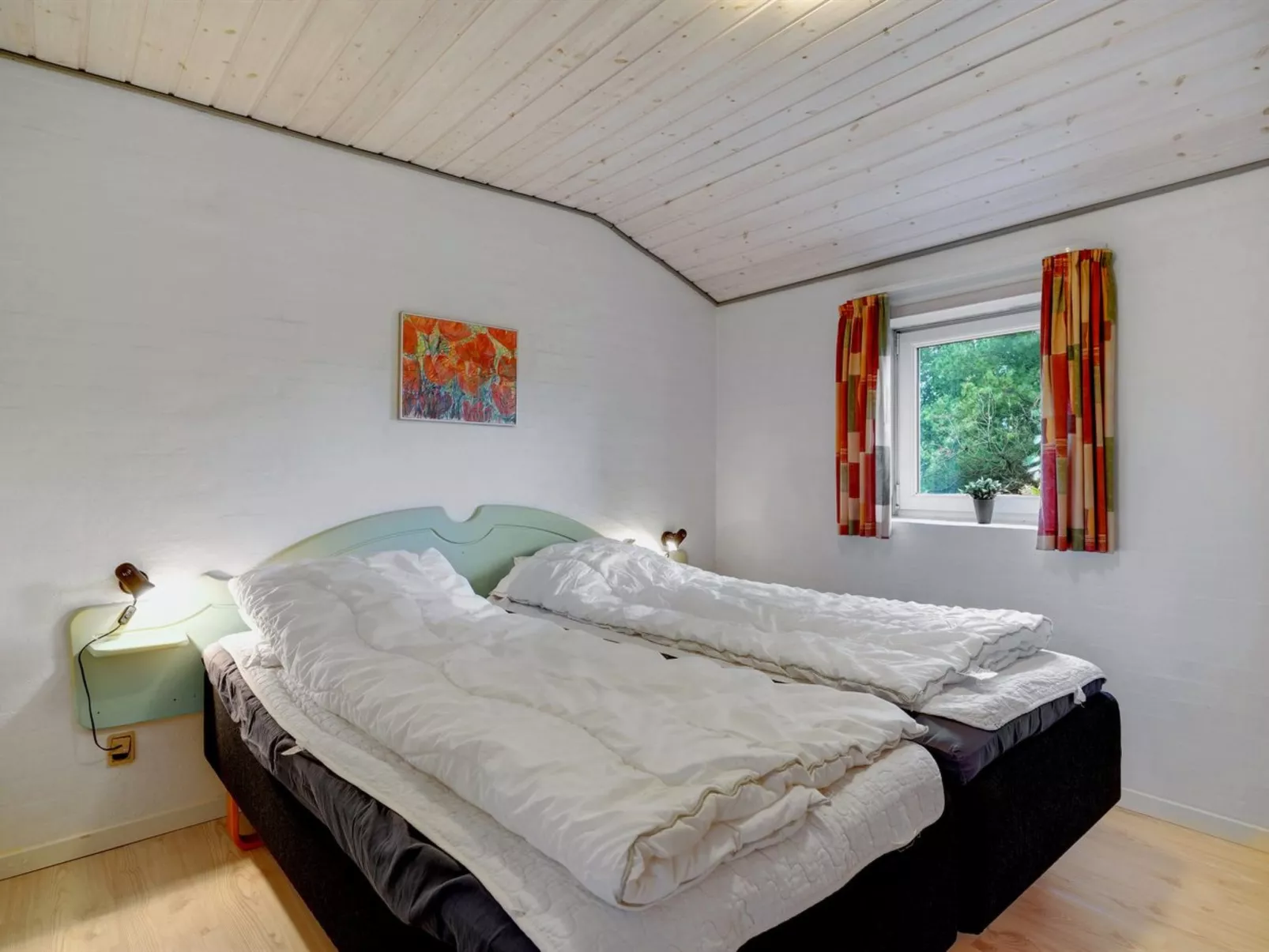 "Asdis" - 2.8km from the sea-Inside