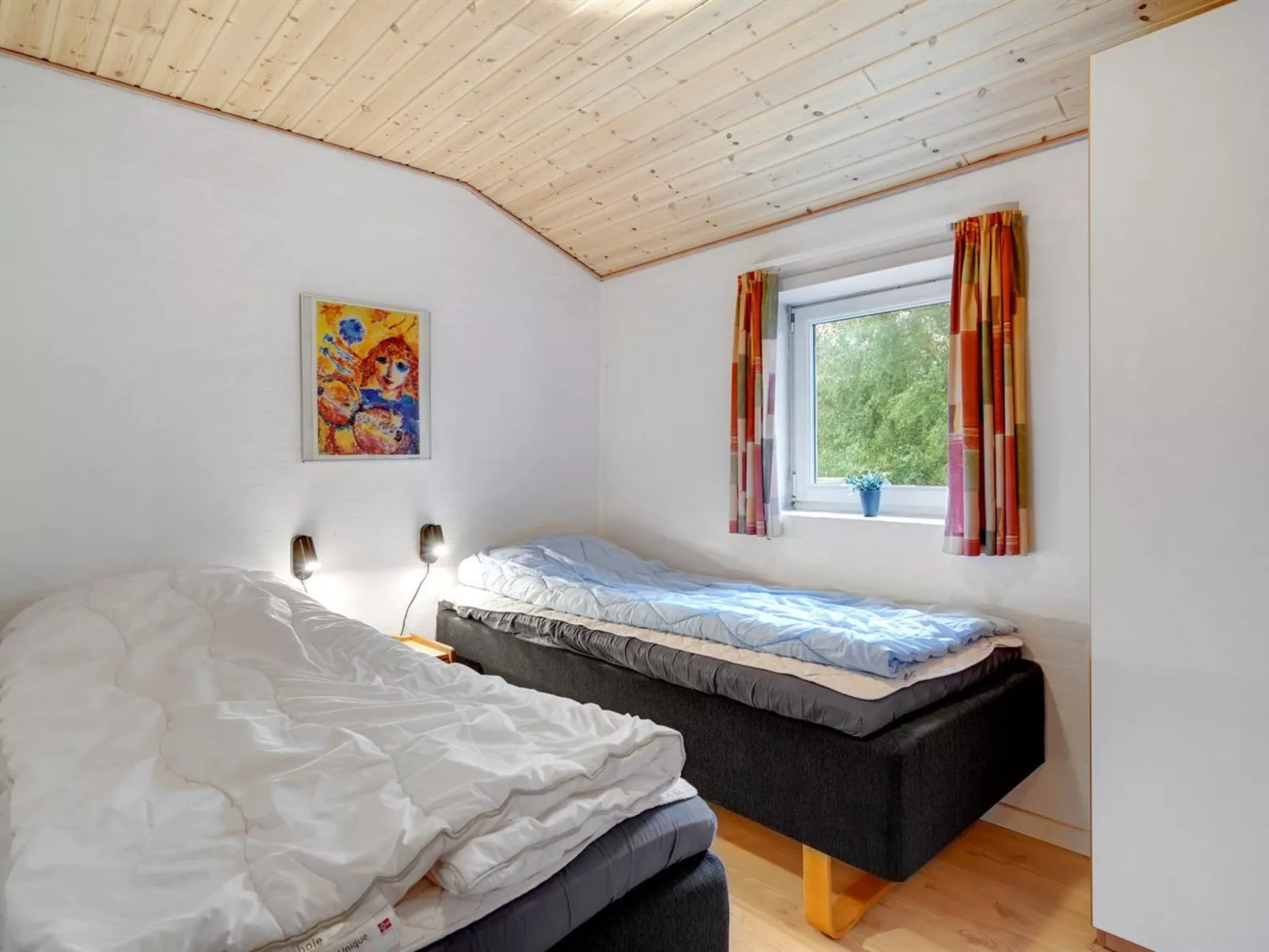 "Asdis" - 2.8km from the sea-Inside