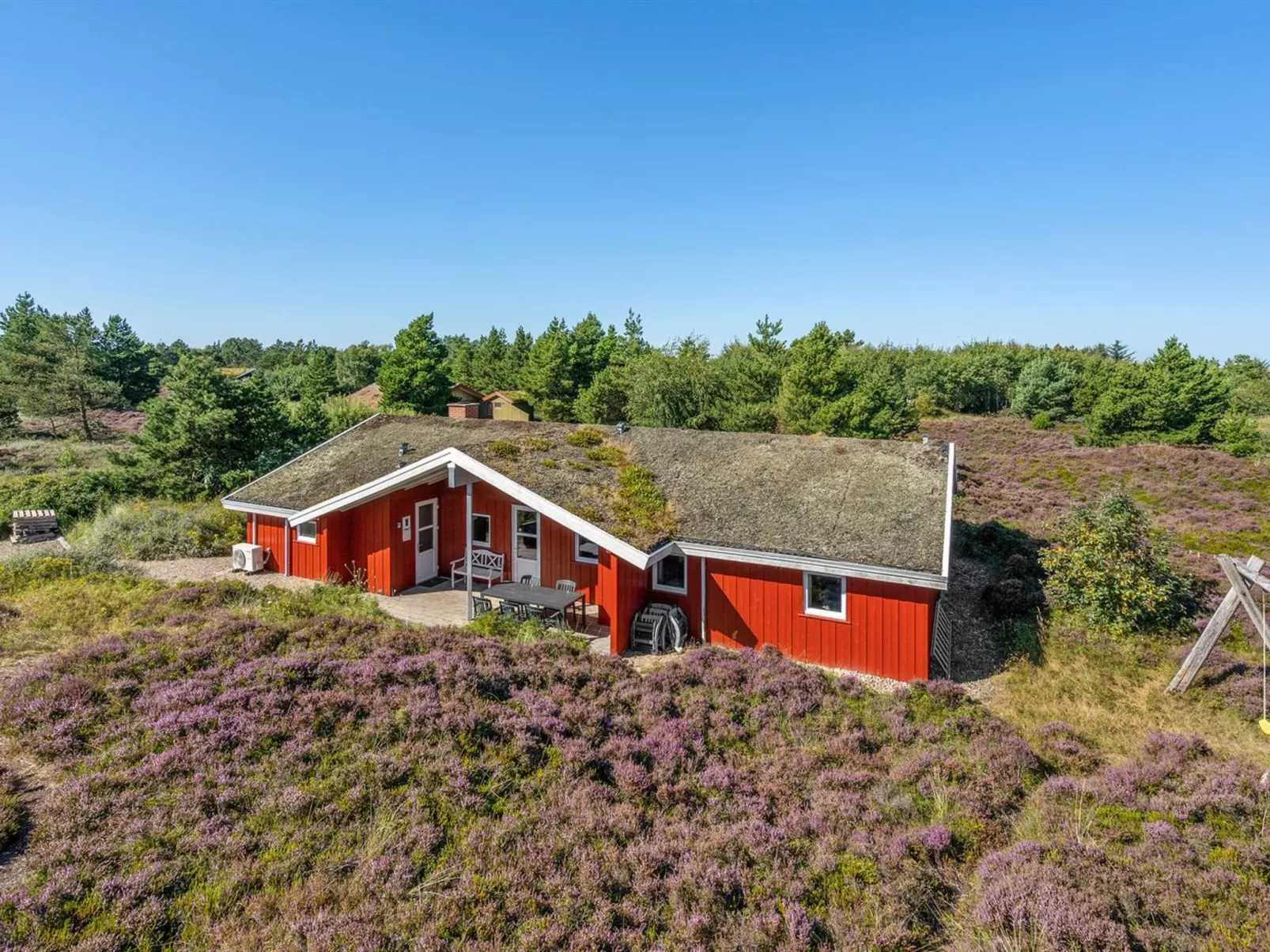 "Asdis" - 2.8km from the sea-Outside