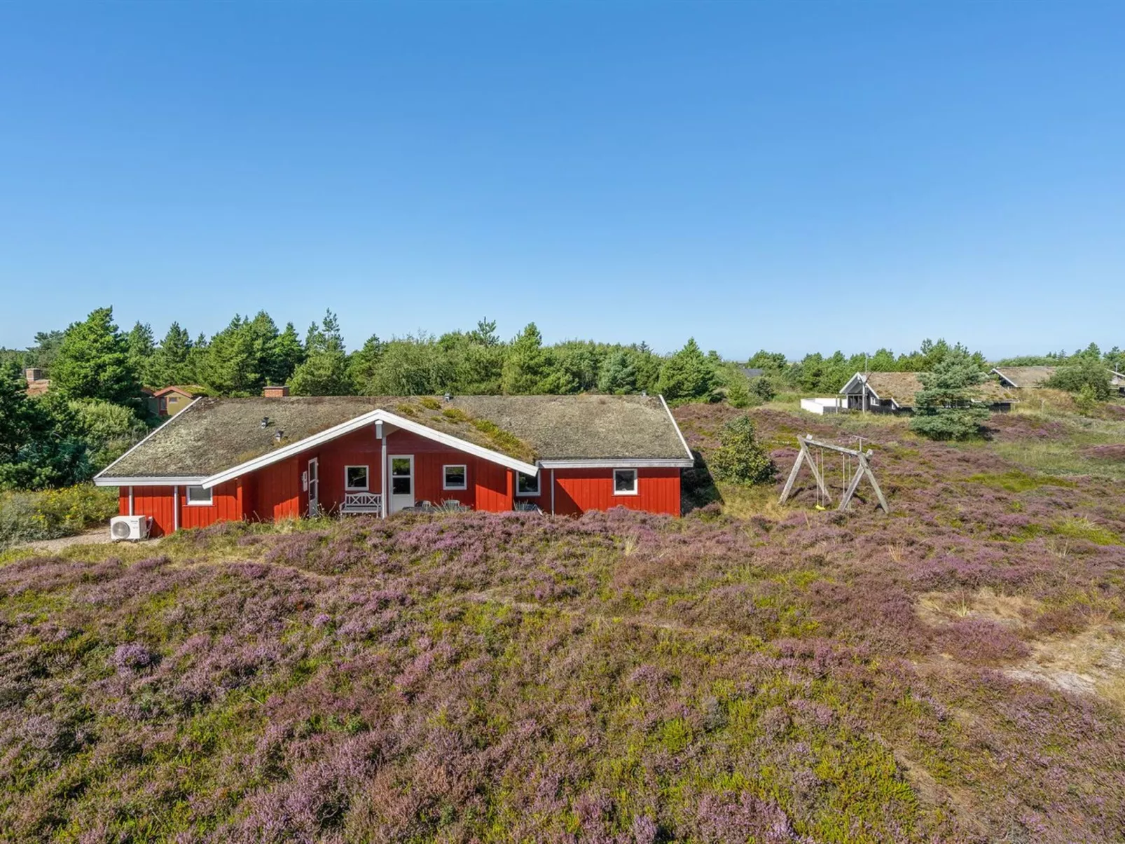 "Asdis" - 2.8km from the sea-Outside