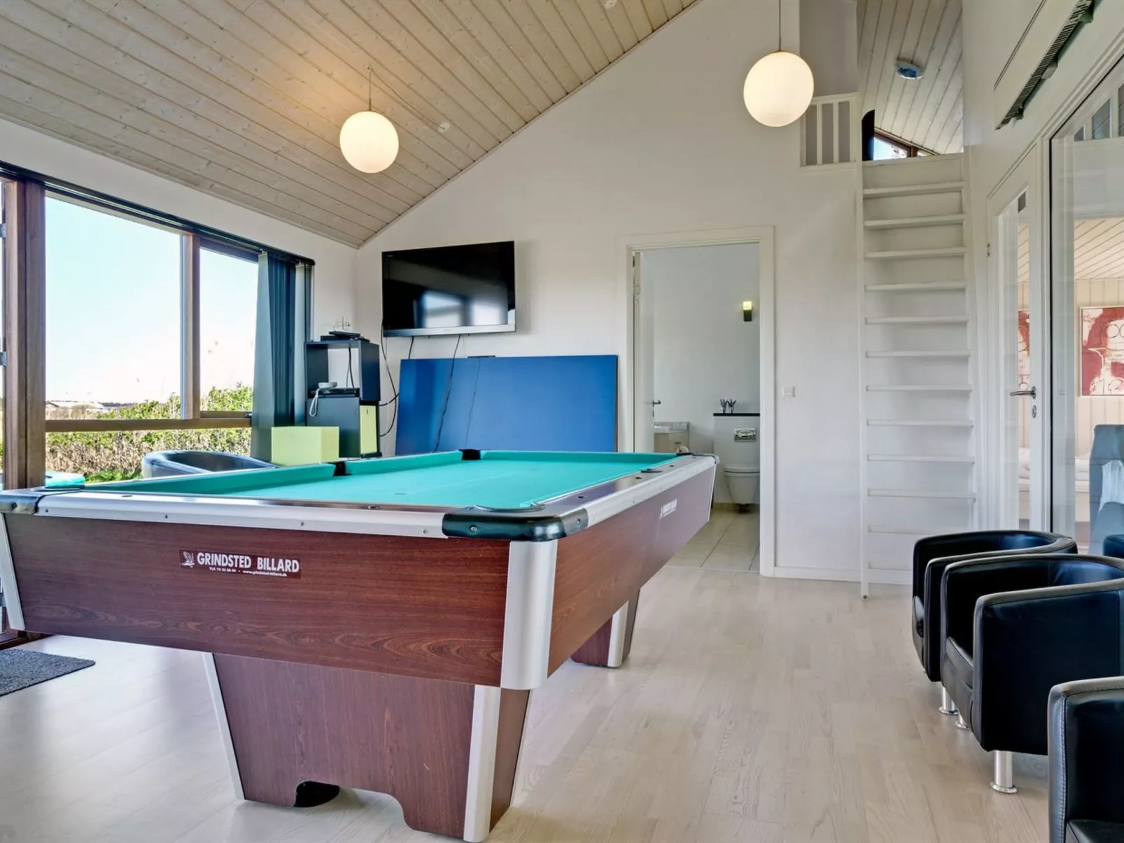 "Ilmatar" - 650m from the sea-Inside