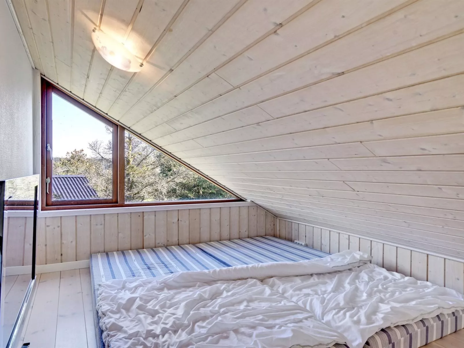 "Ilmatar" - 650m from the sea-Outside