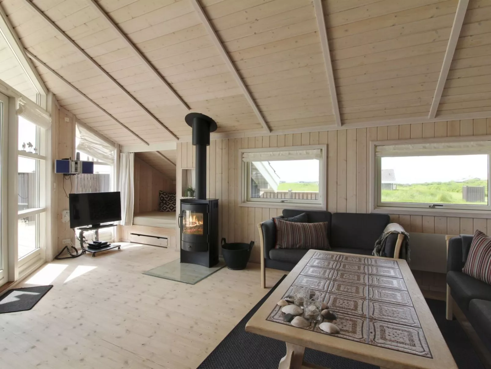 "Kiran" - 200m from the sea-Inside