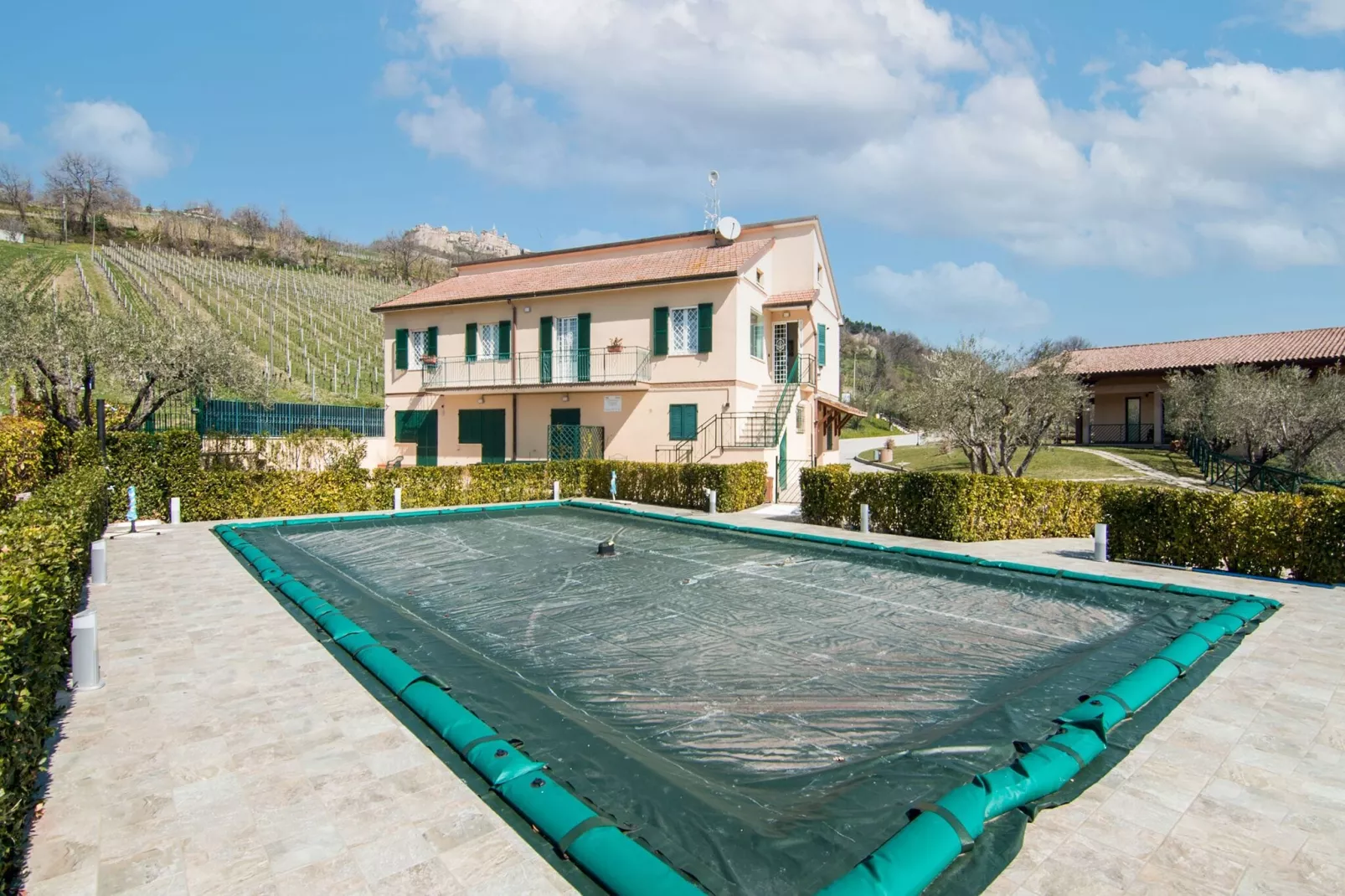 La Collina-Schwimmbad