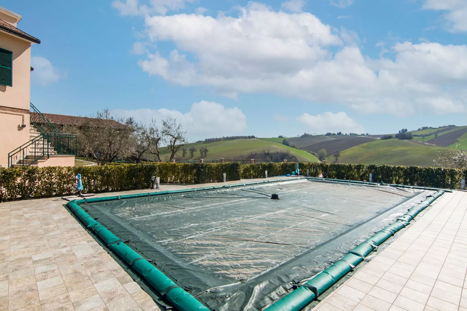 La Collina-Schwimmbad