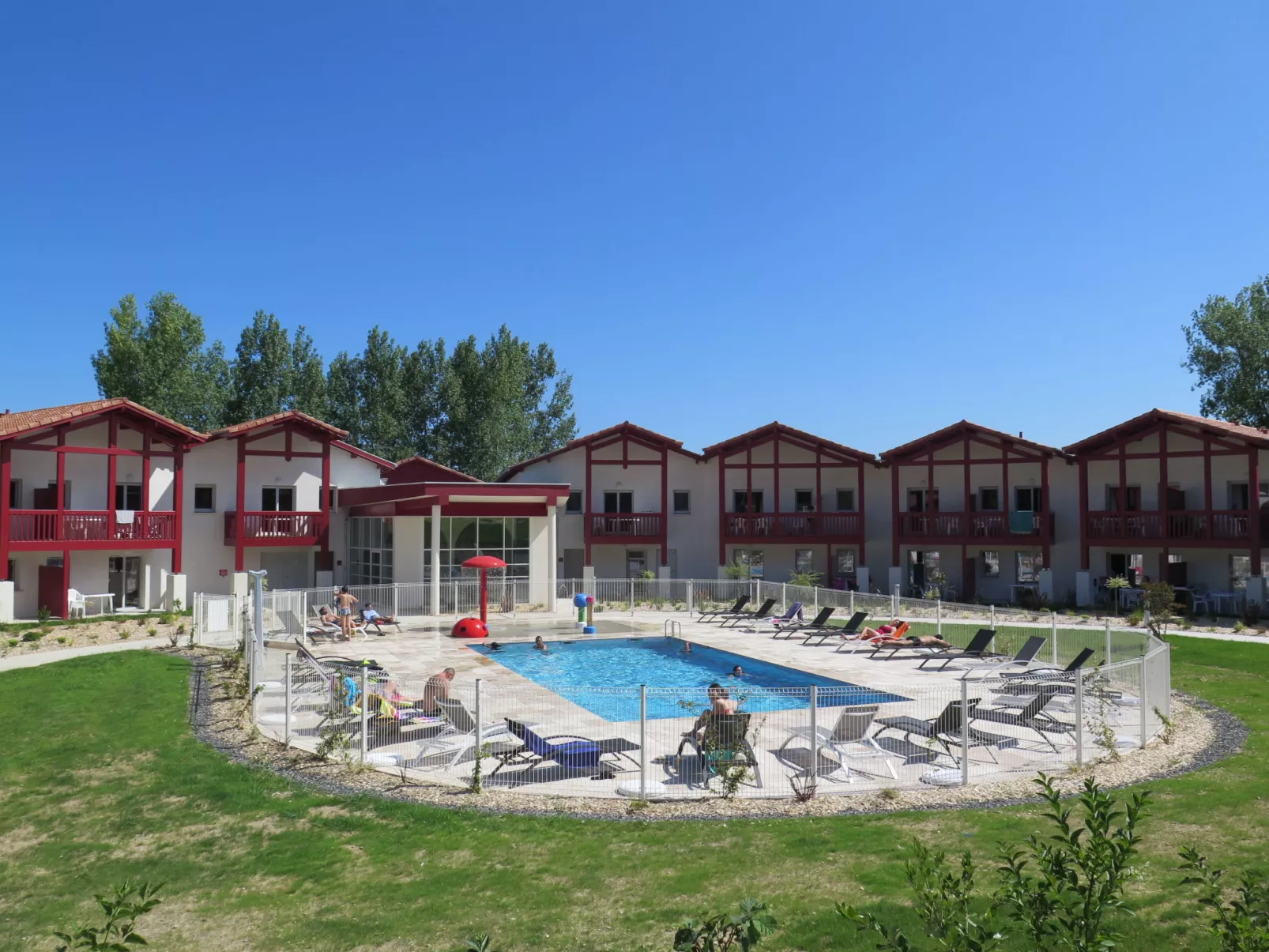 Le Domaine d'Uhaina (T2)-Dehors