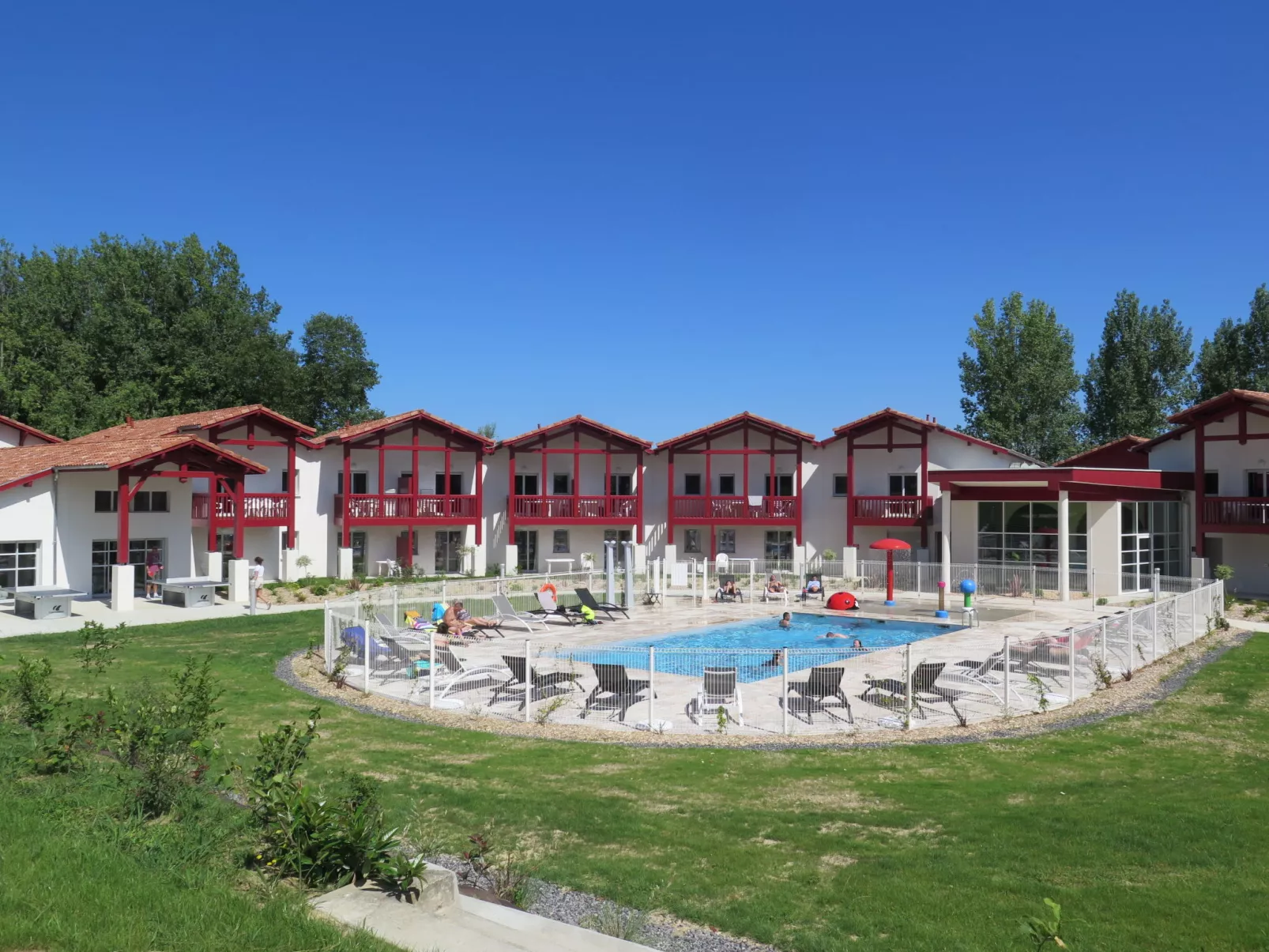 Le Domaine d'Uhaina (T2)-Dehors