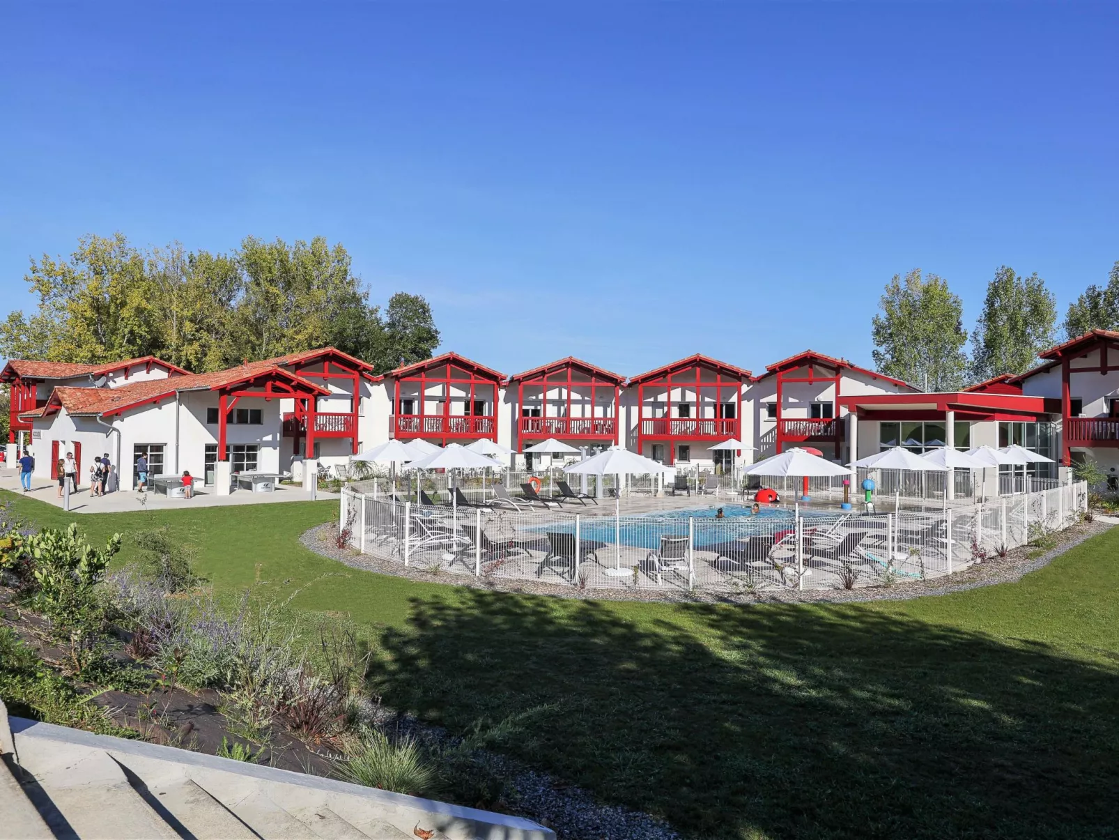 Le Domaine d'Uhaina (T2)-Dehors