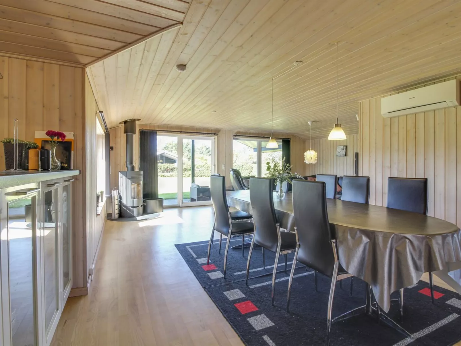 "Susan" - 600m from the sea-Inside