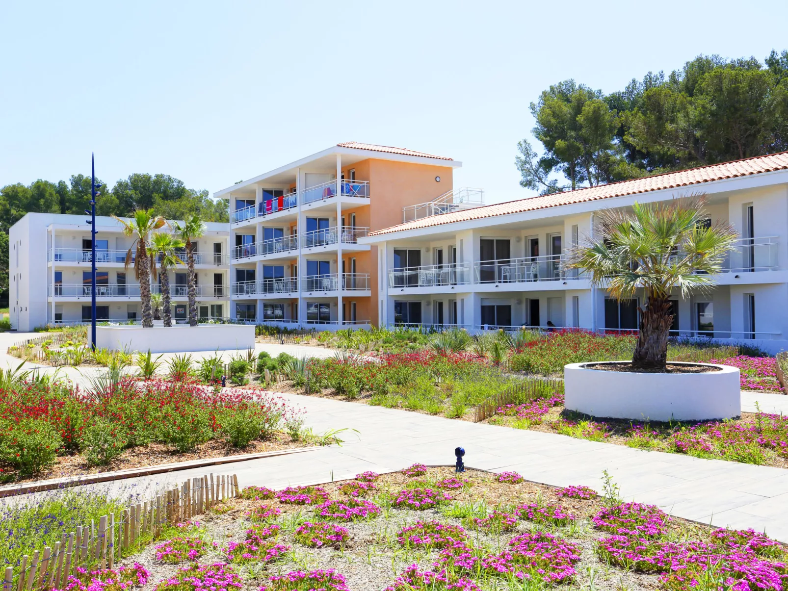 Le Cap Azur-Outside