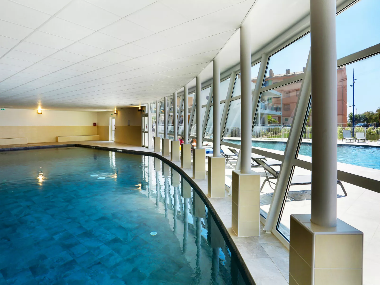 Le Cap Azur-Inside