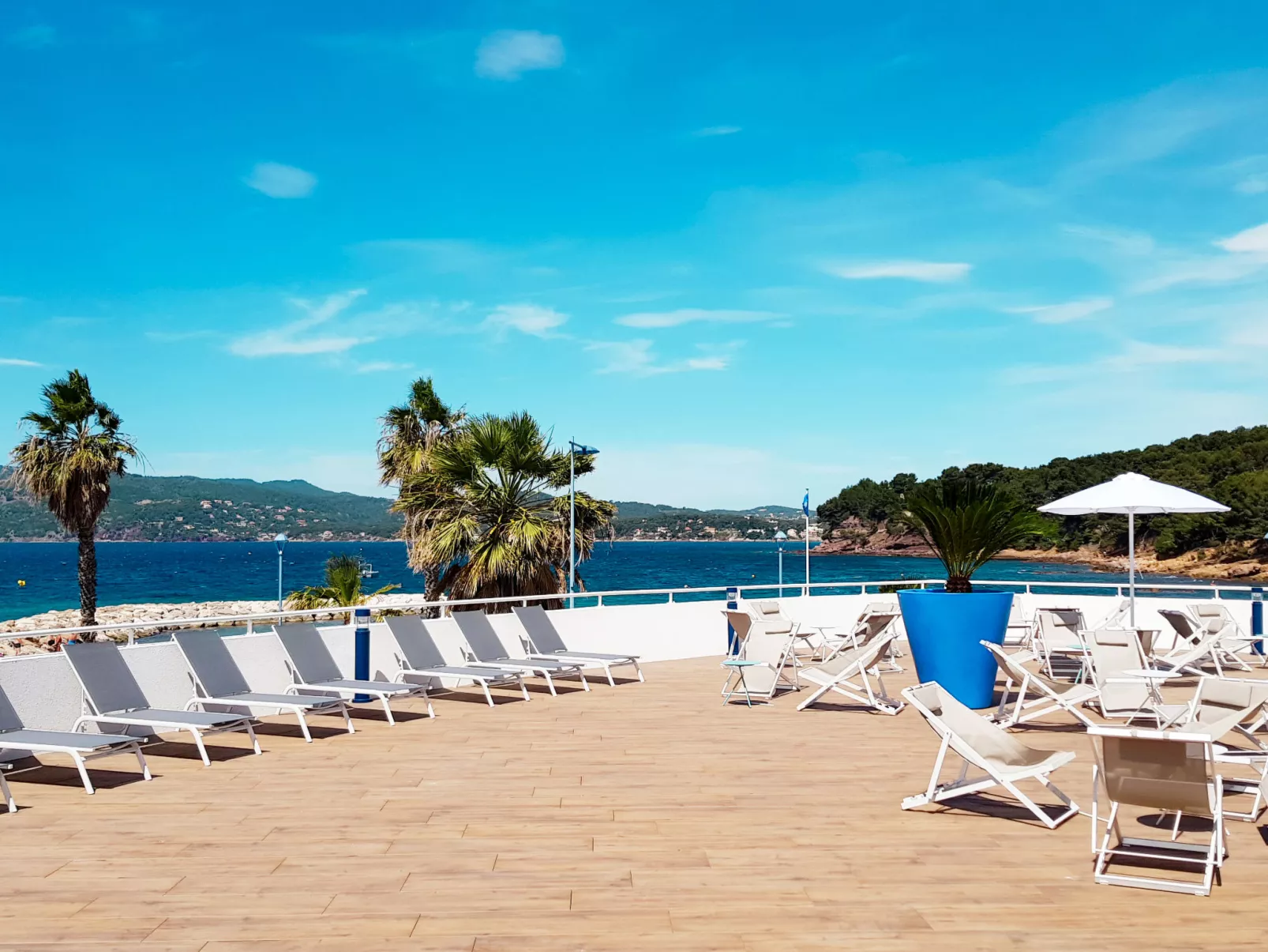 Le Cap Azur-Outside