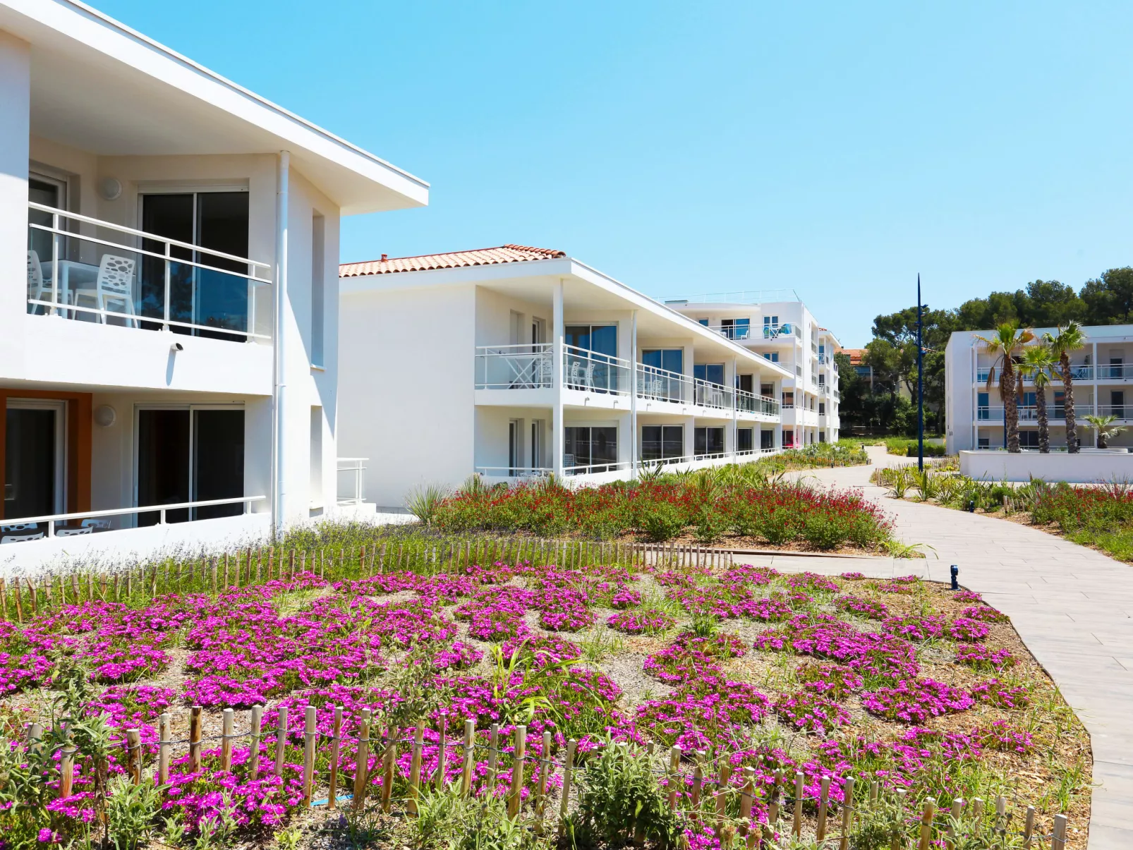 Le Cap Azur-Outside