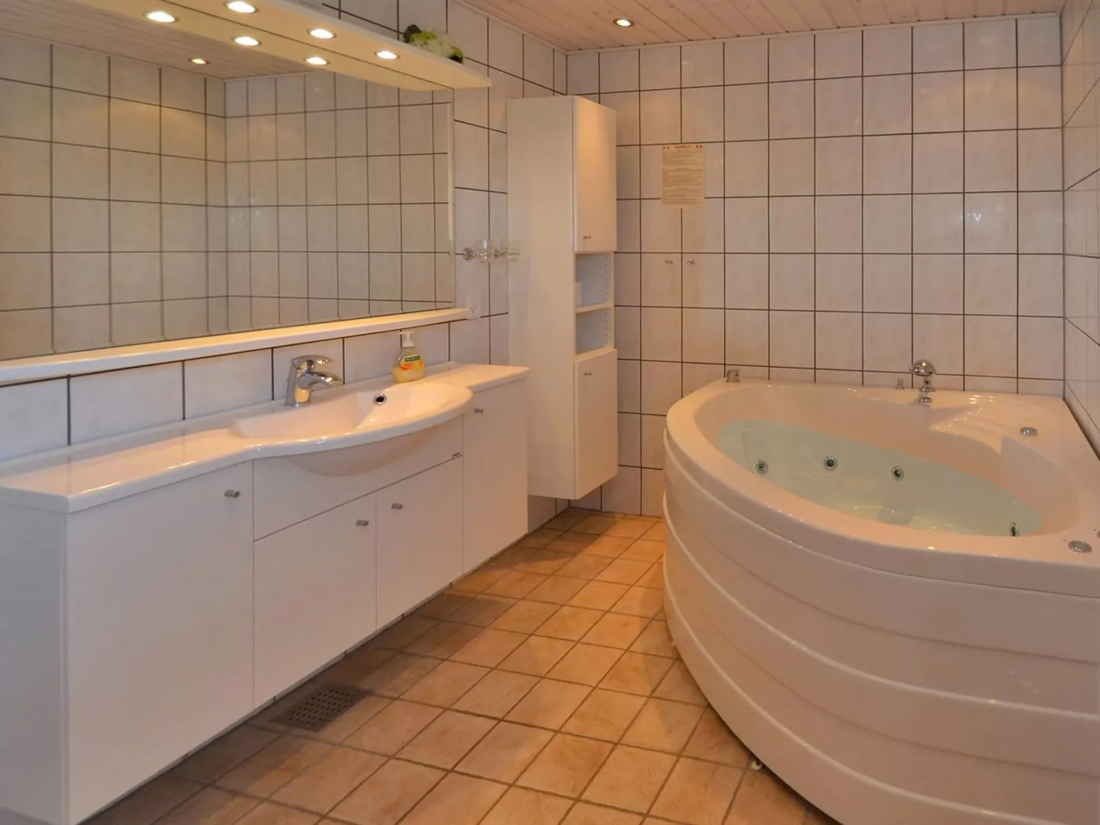 "Loryleimis" - 300m from the sea-Inside