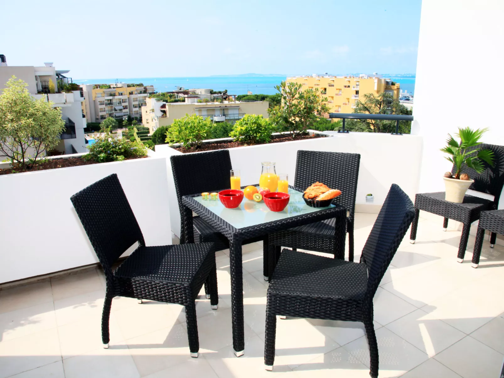 Le Lido-Outside