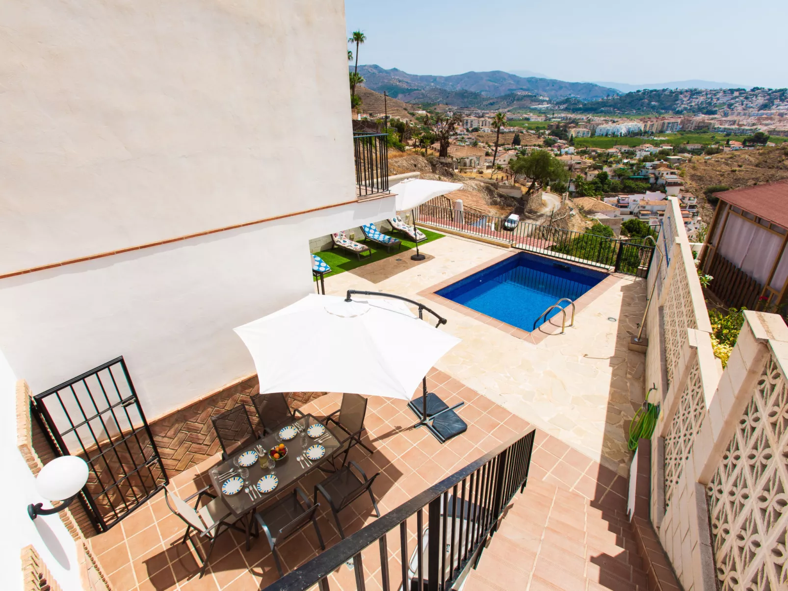 Mirador B-Outside