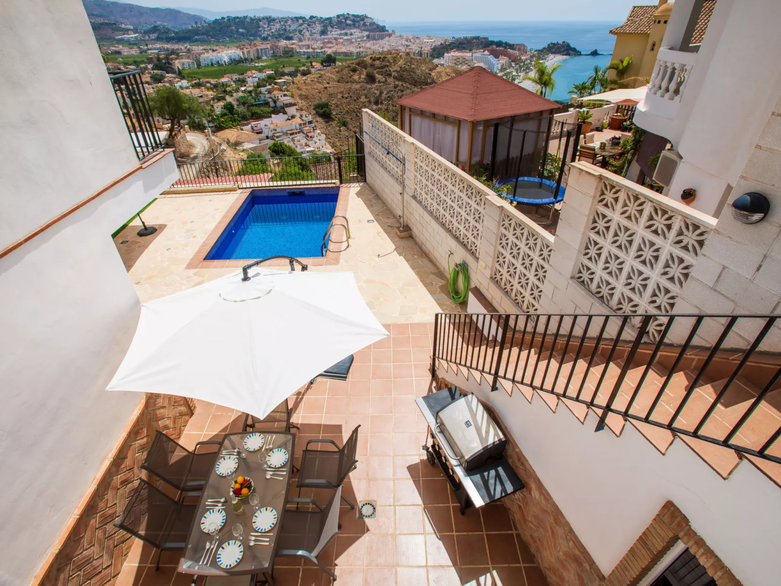 Mirador B-Inside