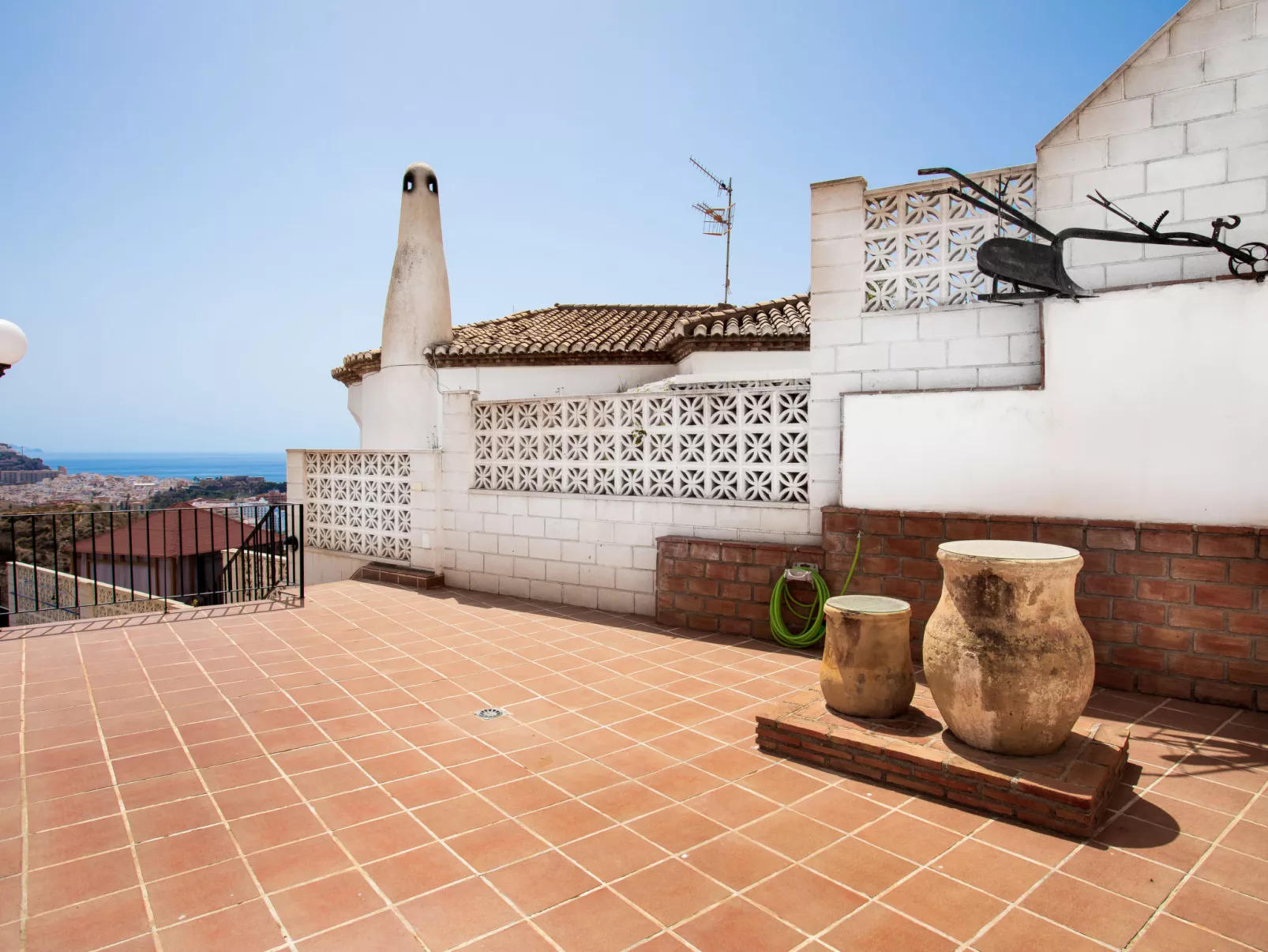 Mirador B-Inside