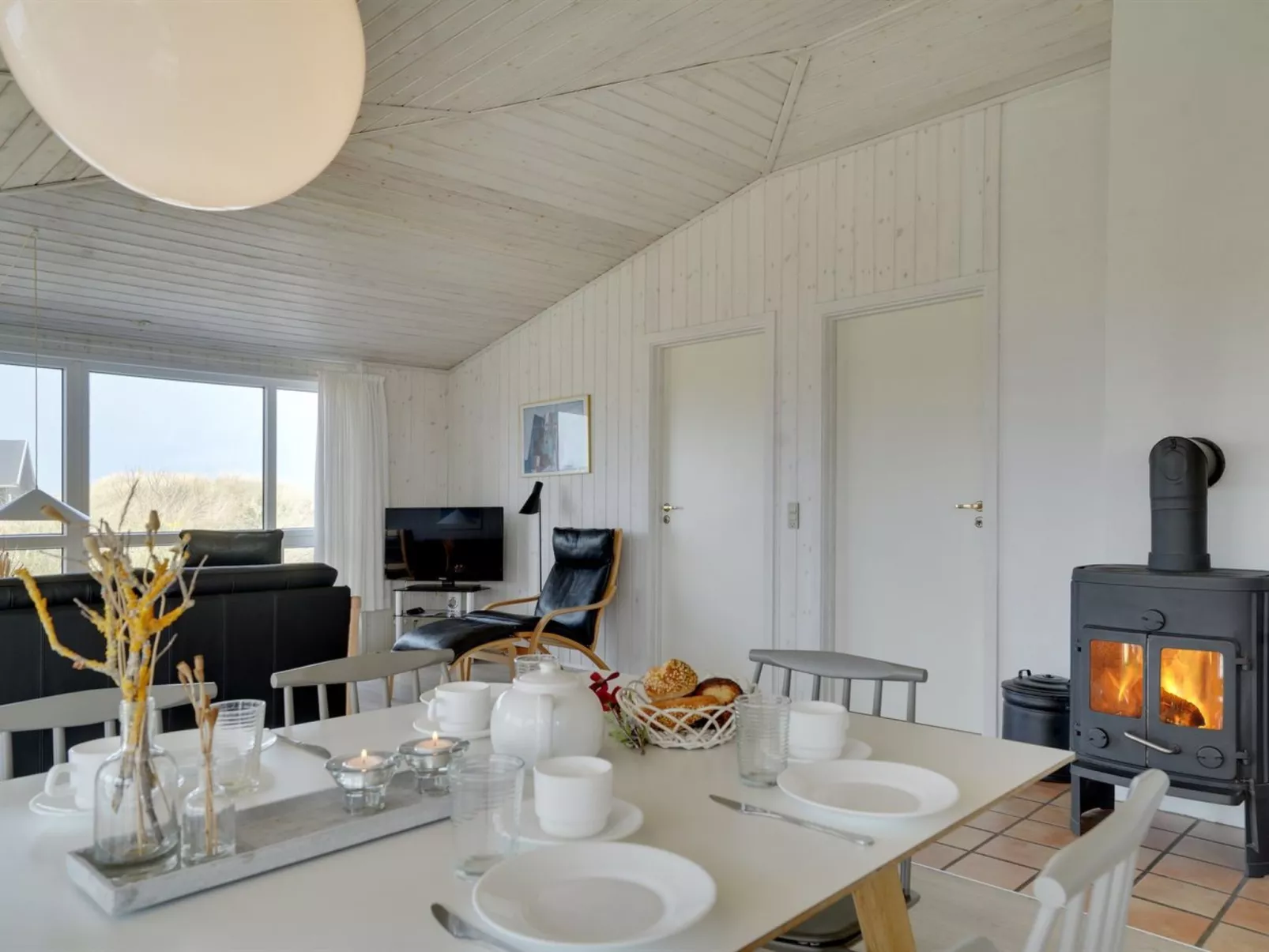 "Nyssa" - 350m from the sea-Inside