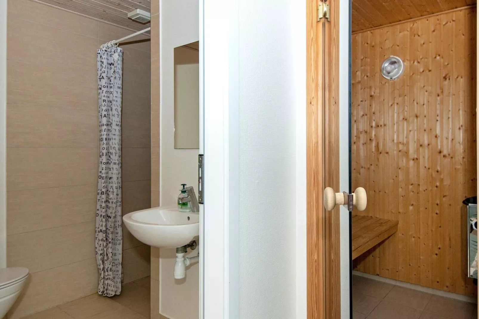 18 person holiday home in Henne-Indoor