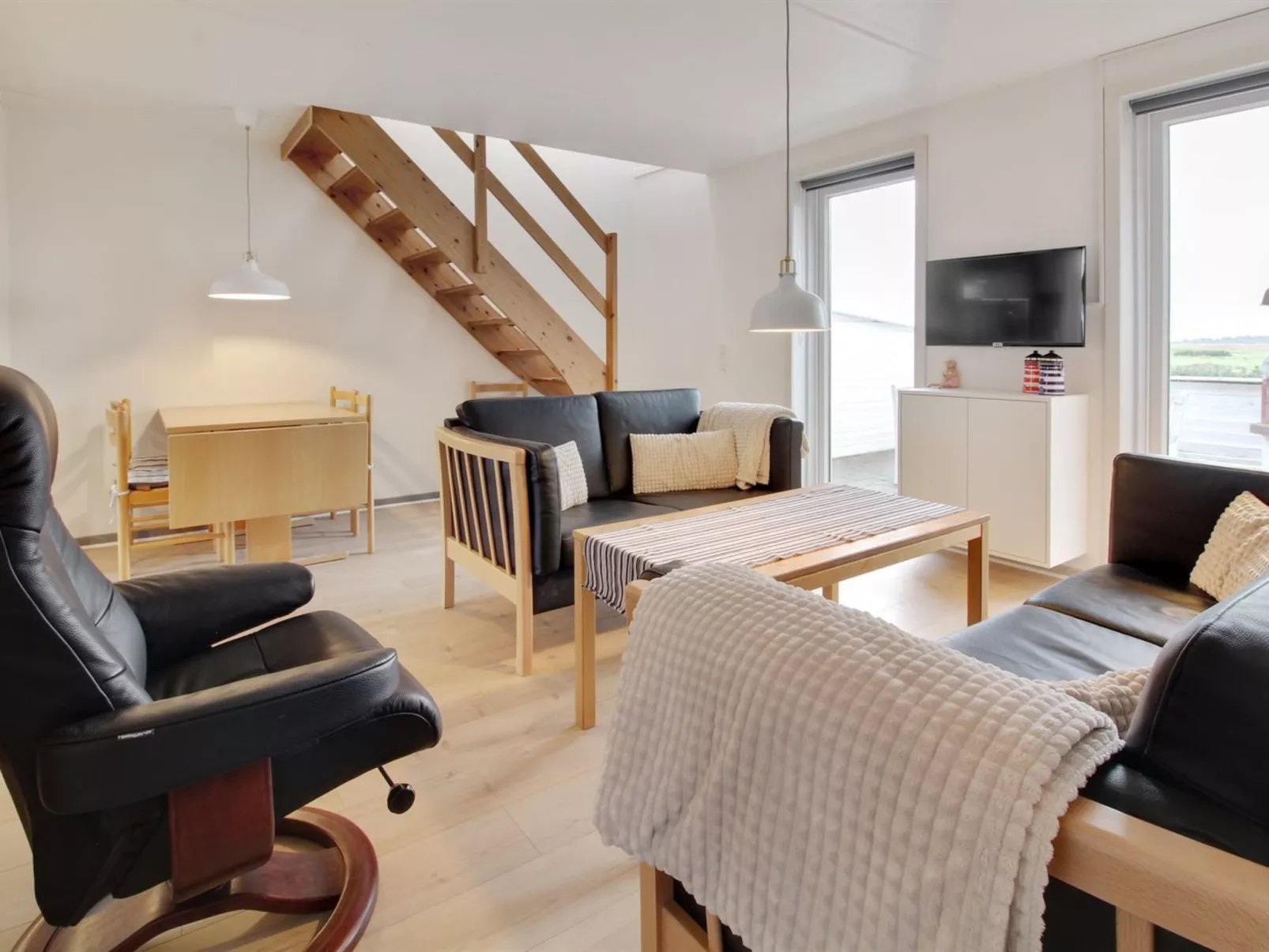 "Terje" - 2.3km from the sea-Inside