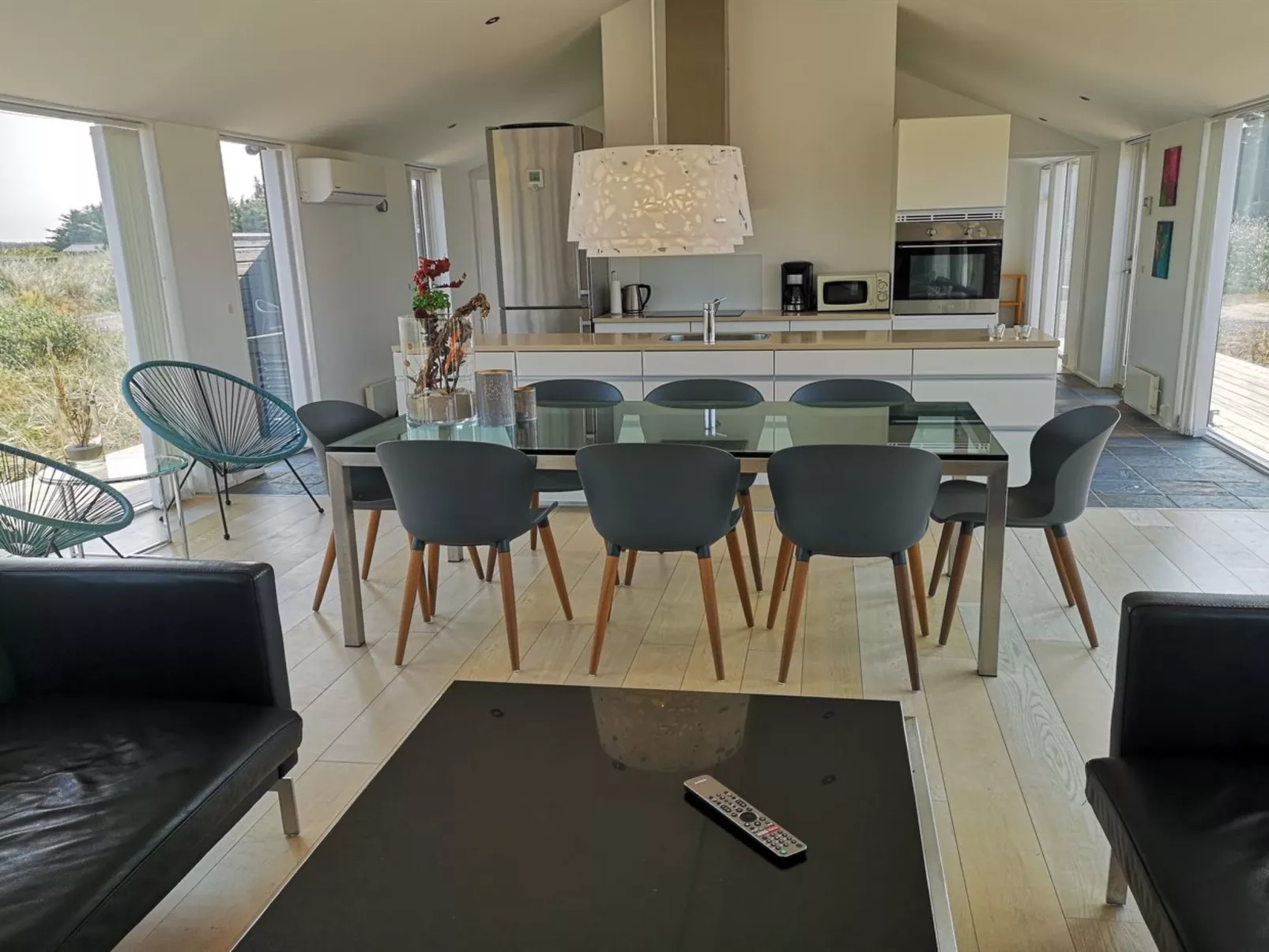 "Darla" - 375m from the sea-Inside
