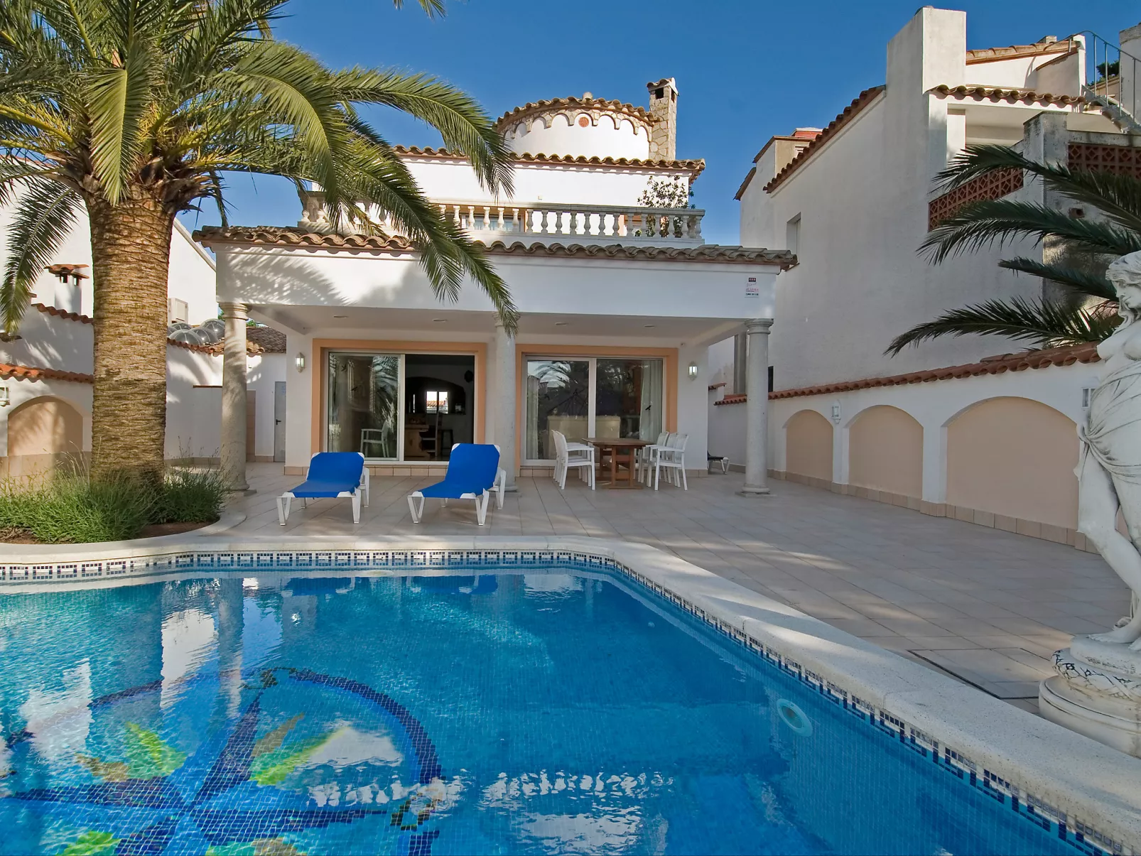 Llobregat 41b-Outside