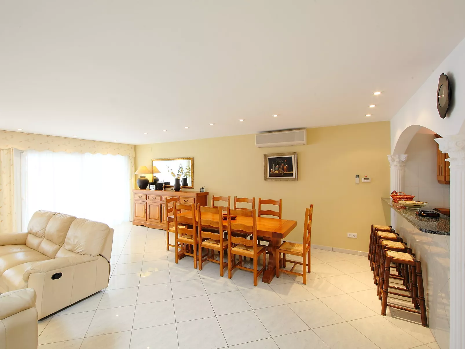 Llobregat 41b-Inside