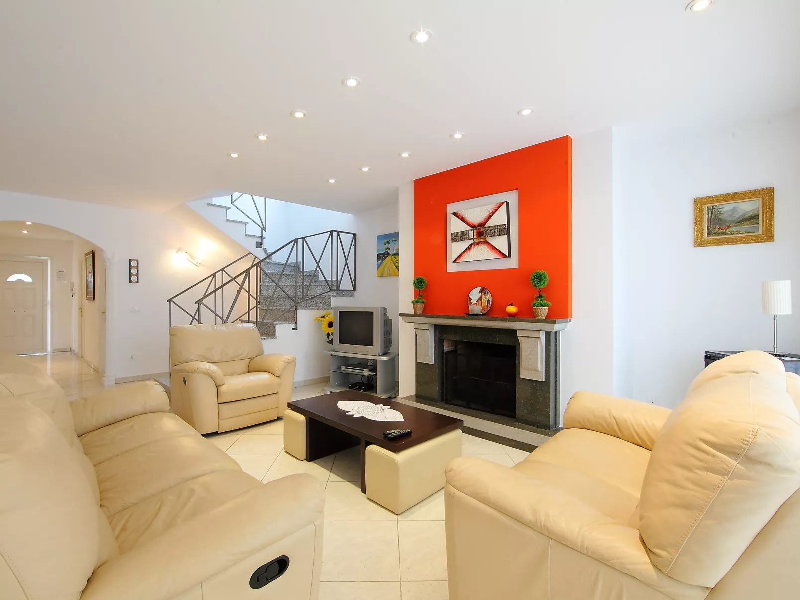 Llobregat 41b-Inside