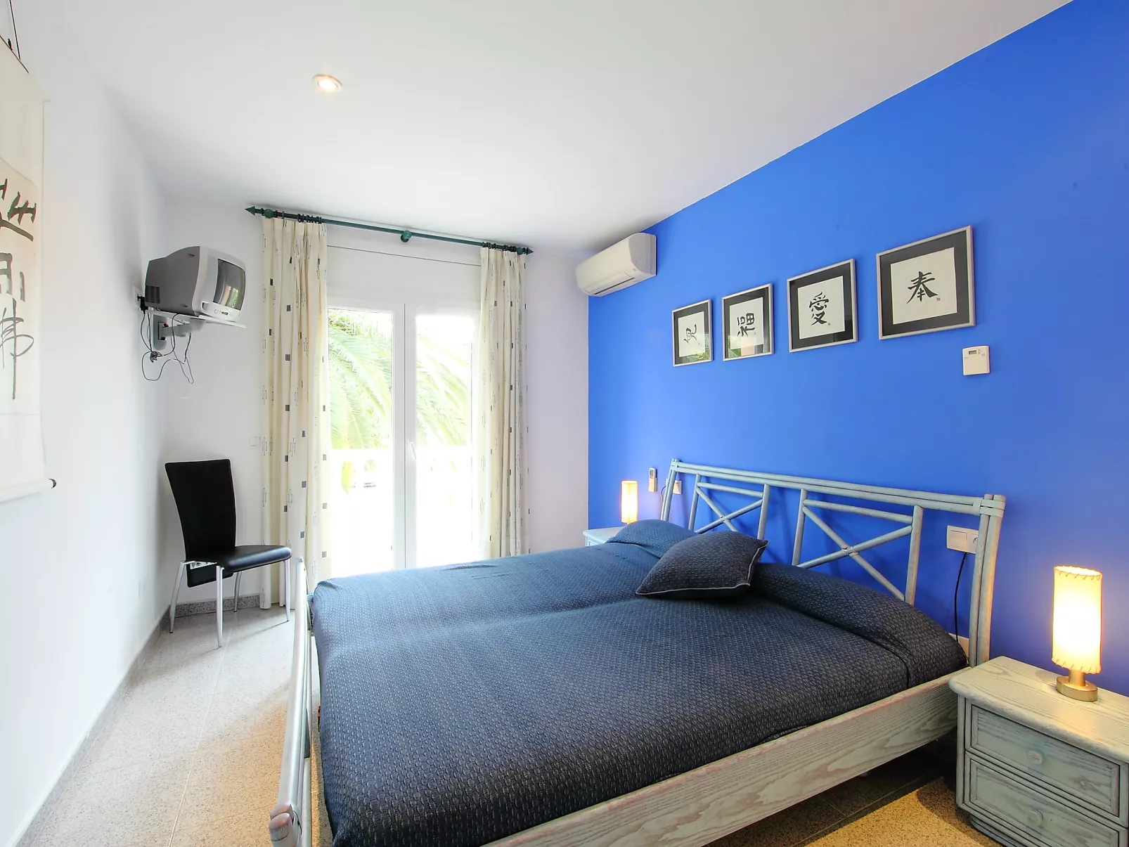 Llobregat 41b-Inside