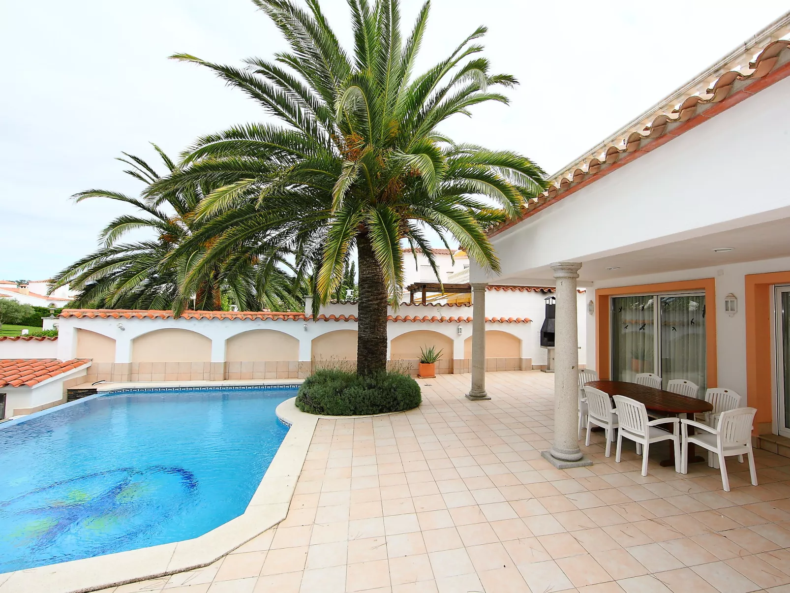 Llobregat 41b-Outside