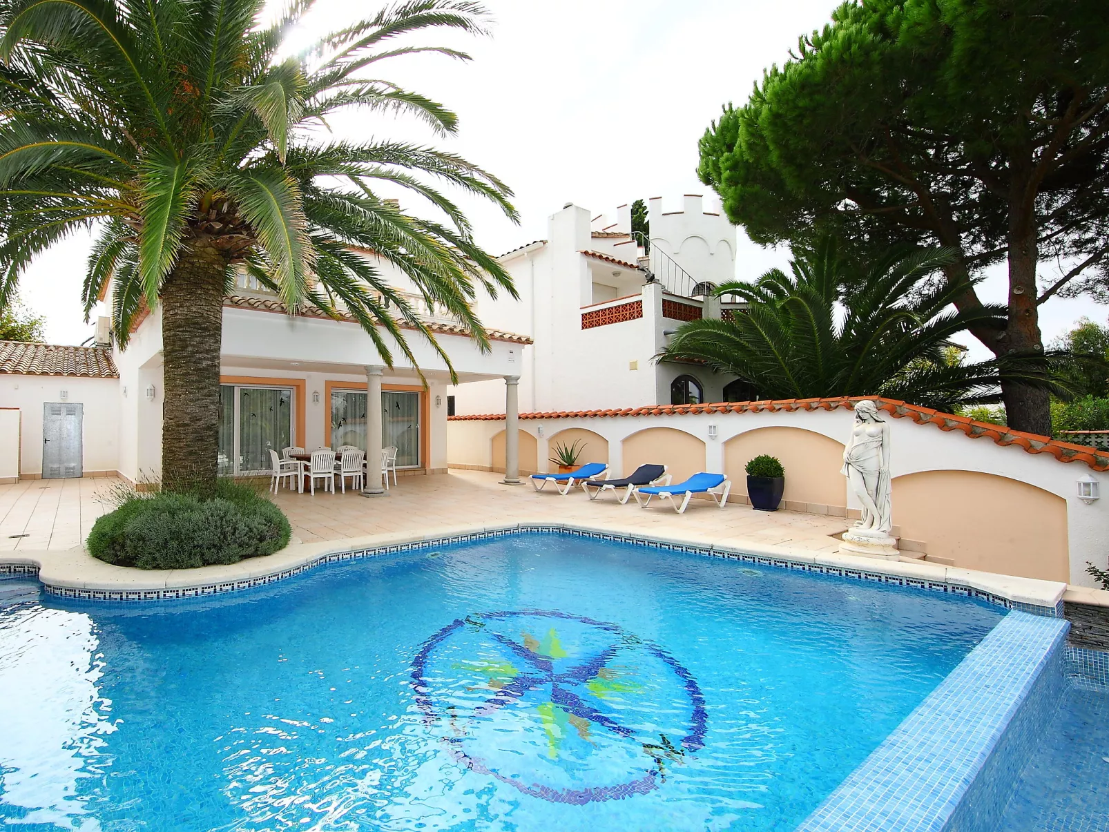 Llobregat 41b-Outside