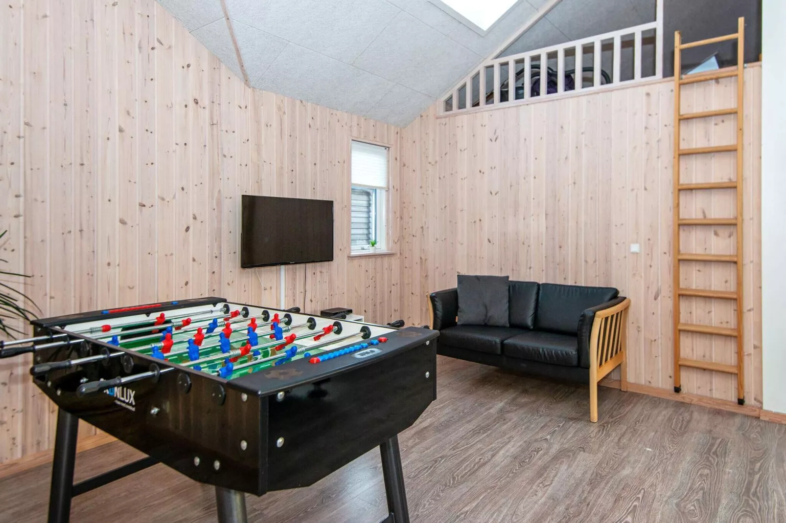 18 person holiday home in Henne-Indoor