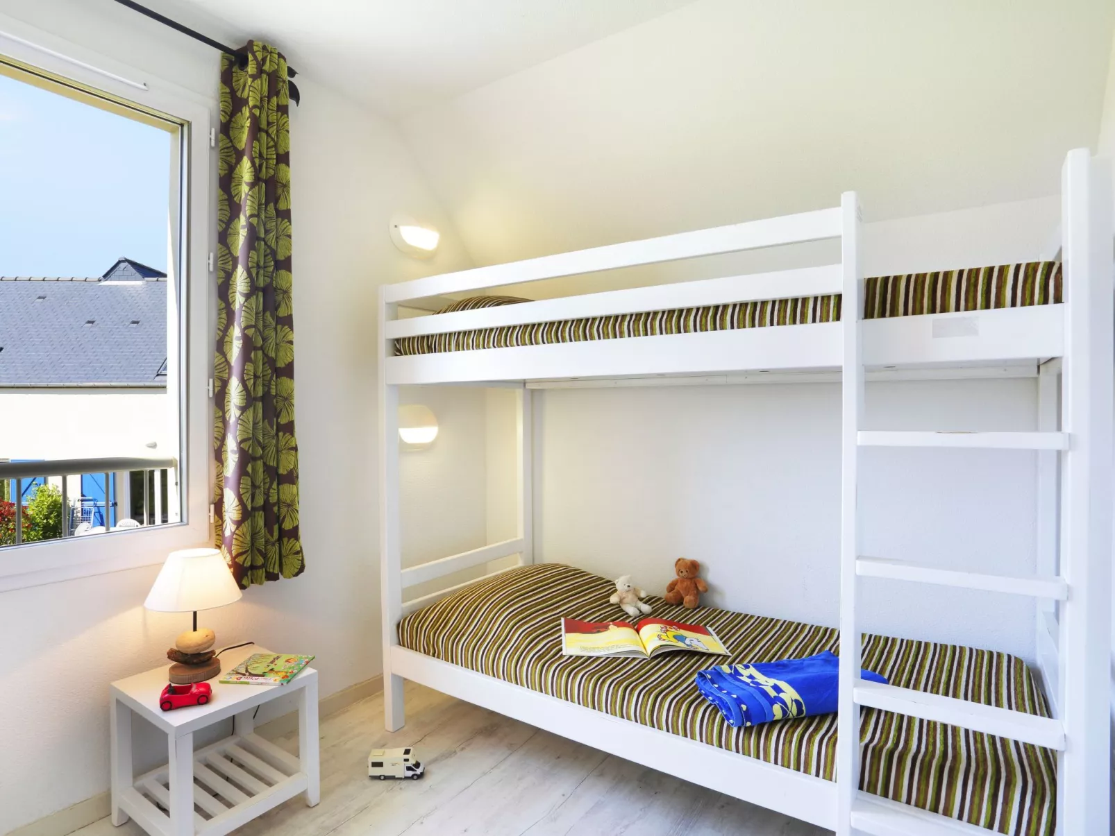 Le Domaine des Mauriers-Inside