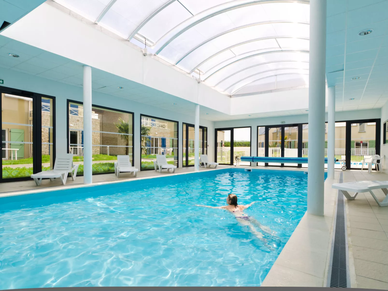 Le Domaine des Mauriers-Inside