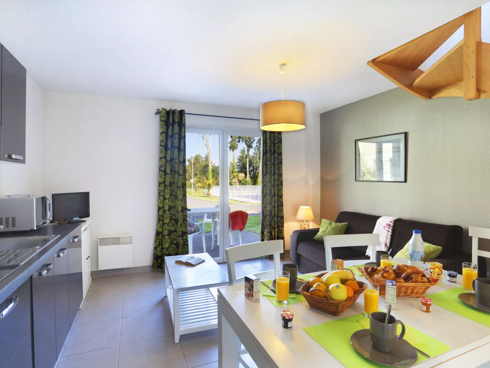 Le Domaine des Mauriers-Inside