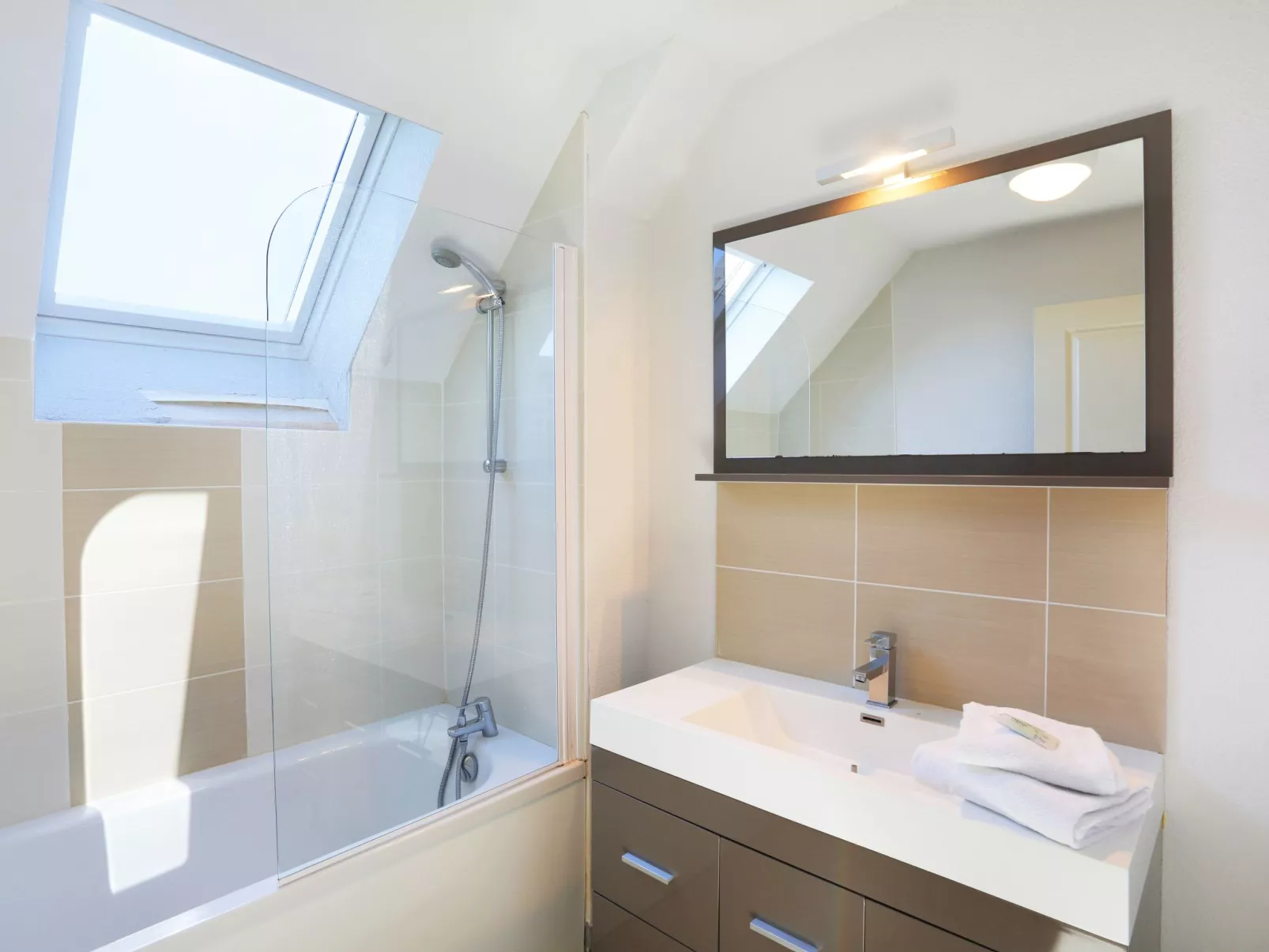 Le Domaine des Mauriers-Inside