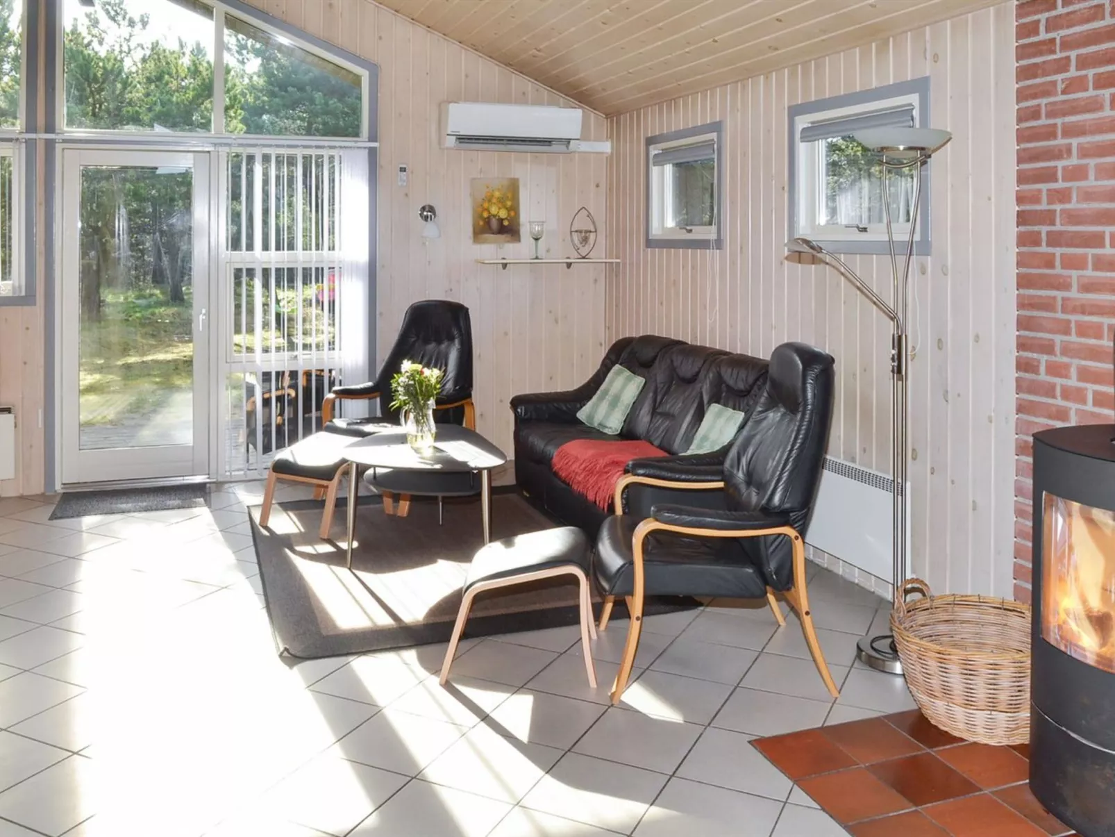 "Erlinda" - 3.1km from the sea-Inside