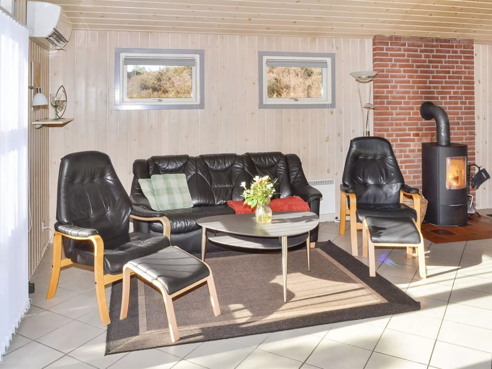 "Erlinda" - 3.1km from the sea-Inside