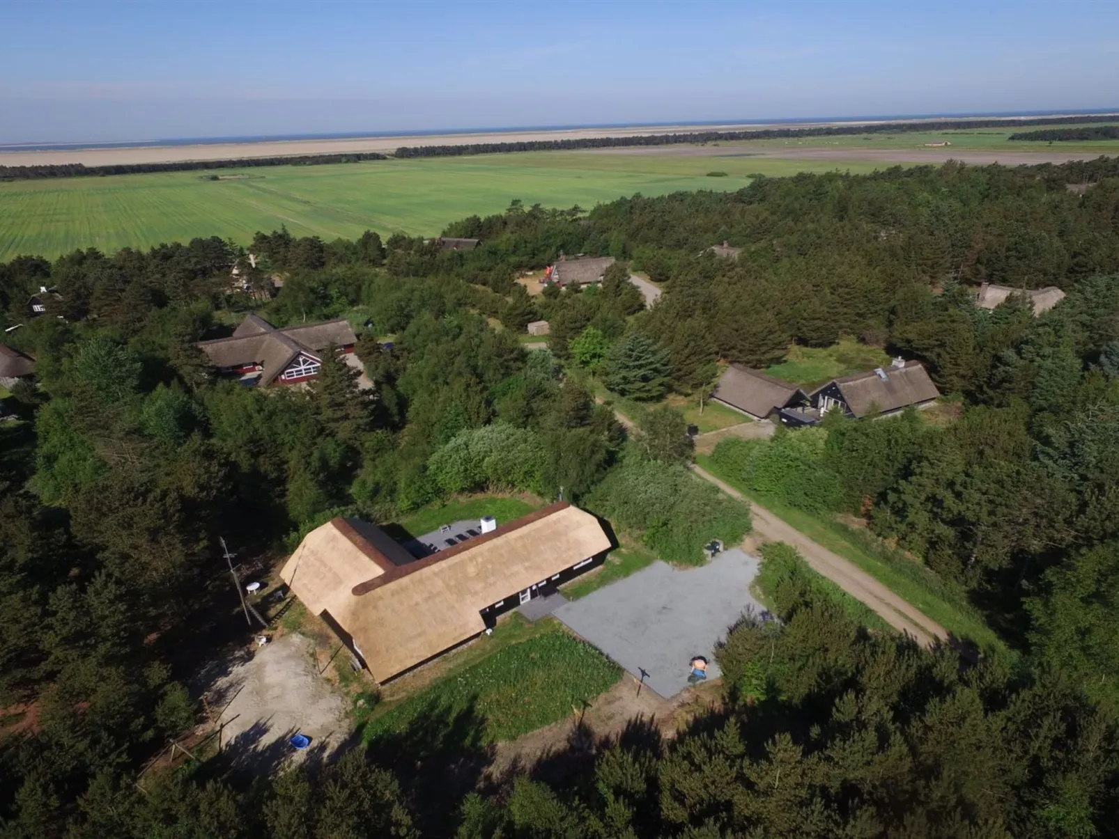"Ellanor" - 1km from the sea-Outside
