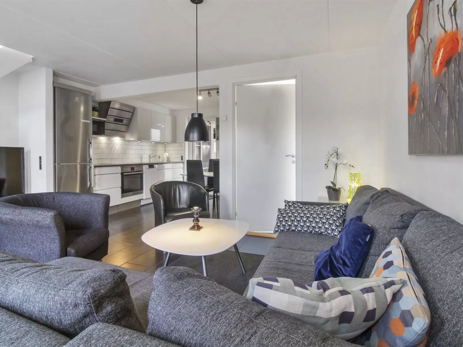 "Alvild" - 2.3km from the sea-Inside