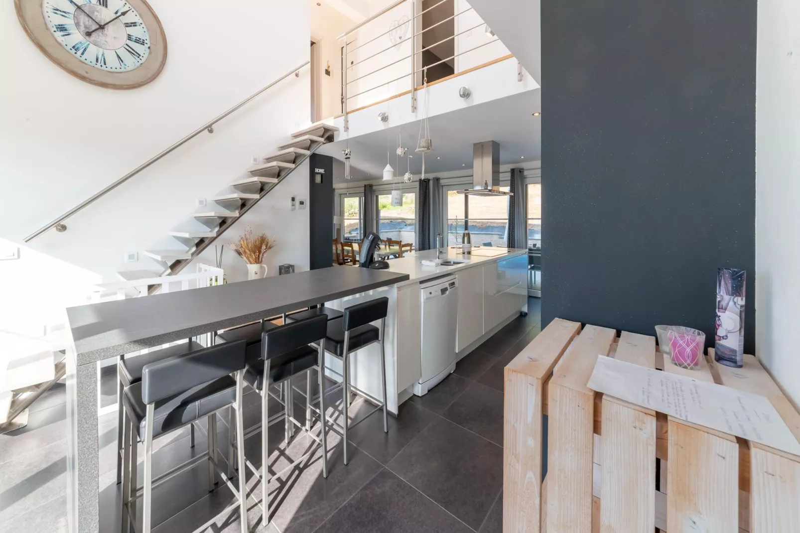 Elveno-Dining room