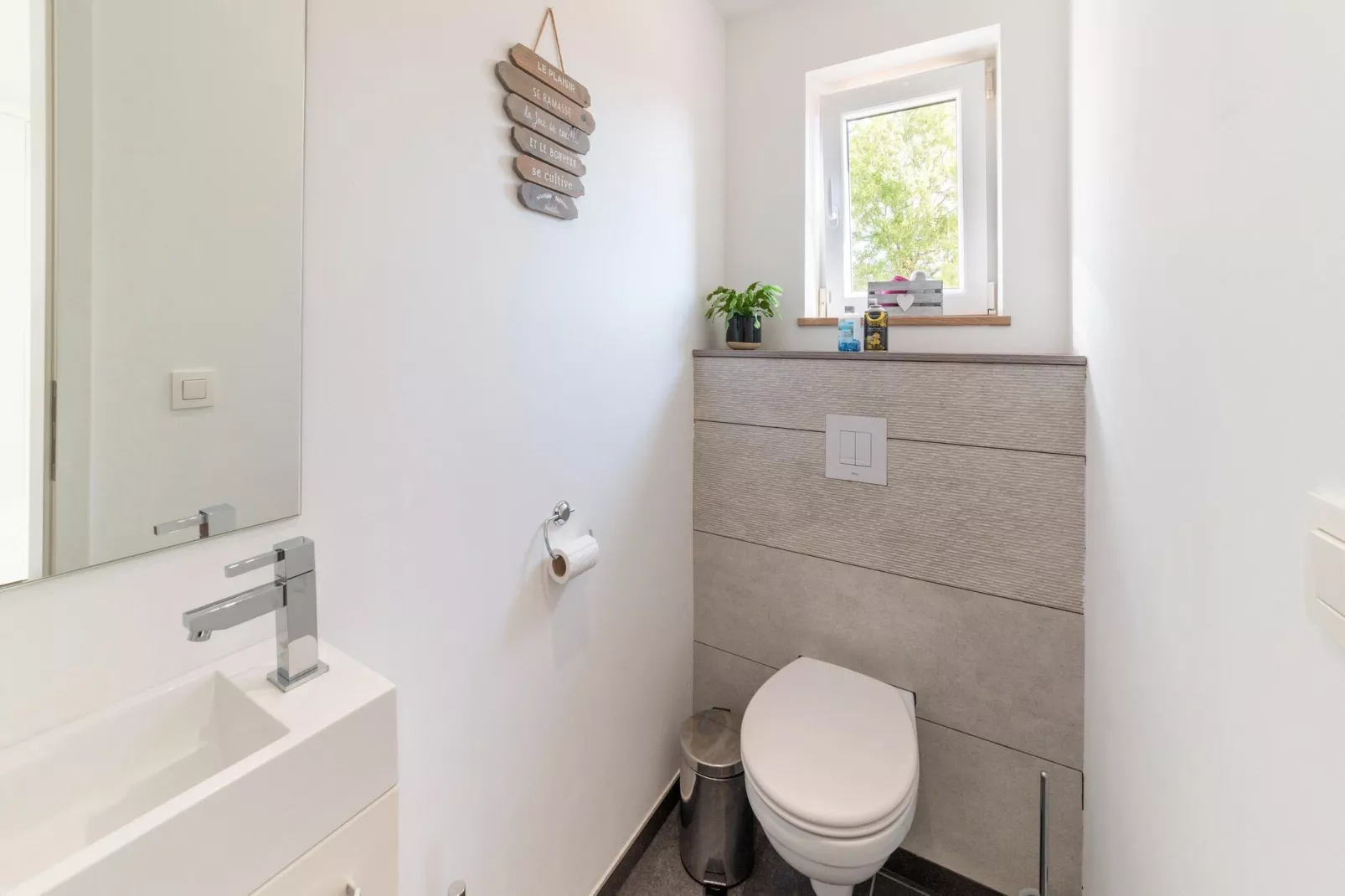 Elveno-Bathroom