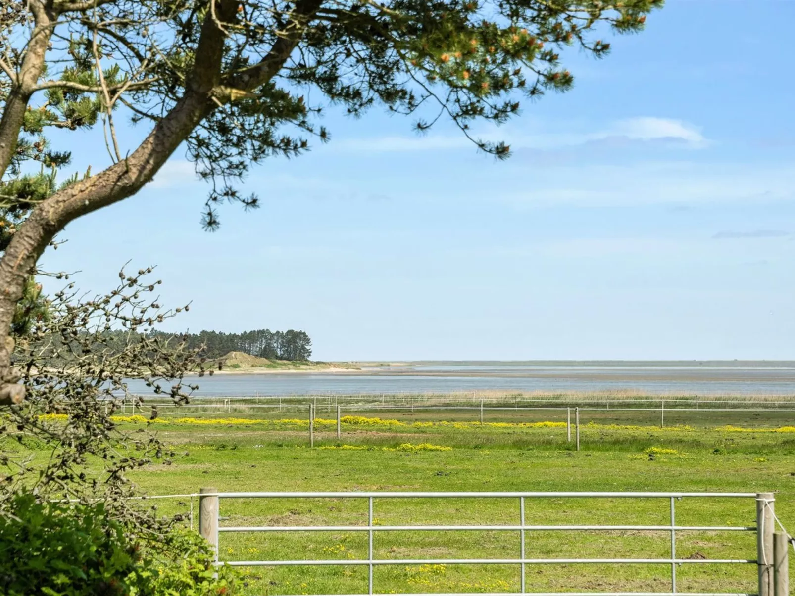 "Svanborg" - 3.7km from the sea-Outside