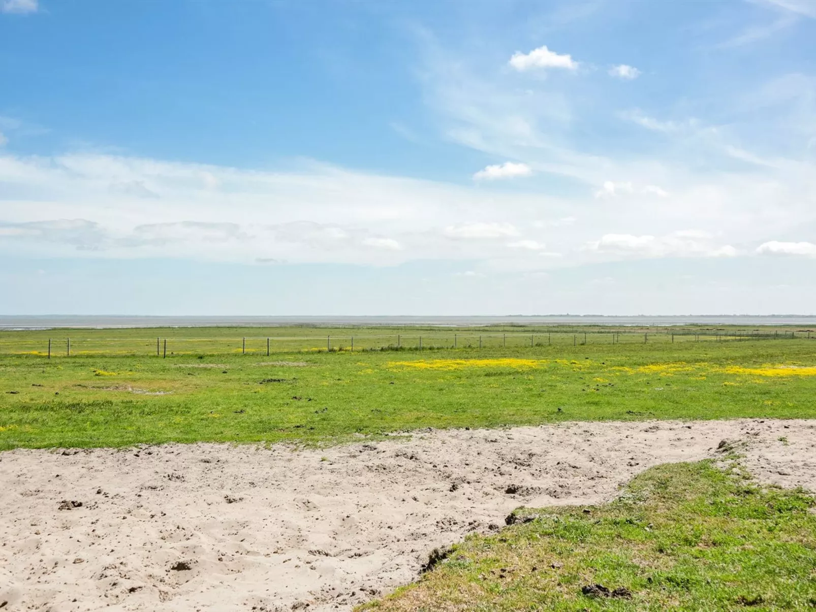 "Svanborg" - 3.7km from the sea-Outside