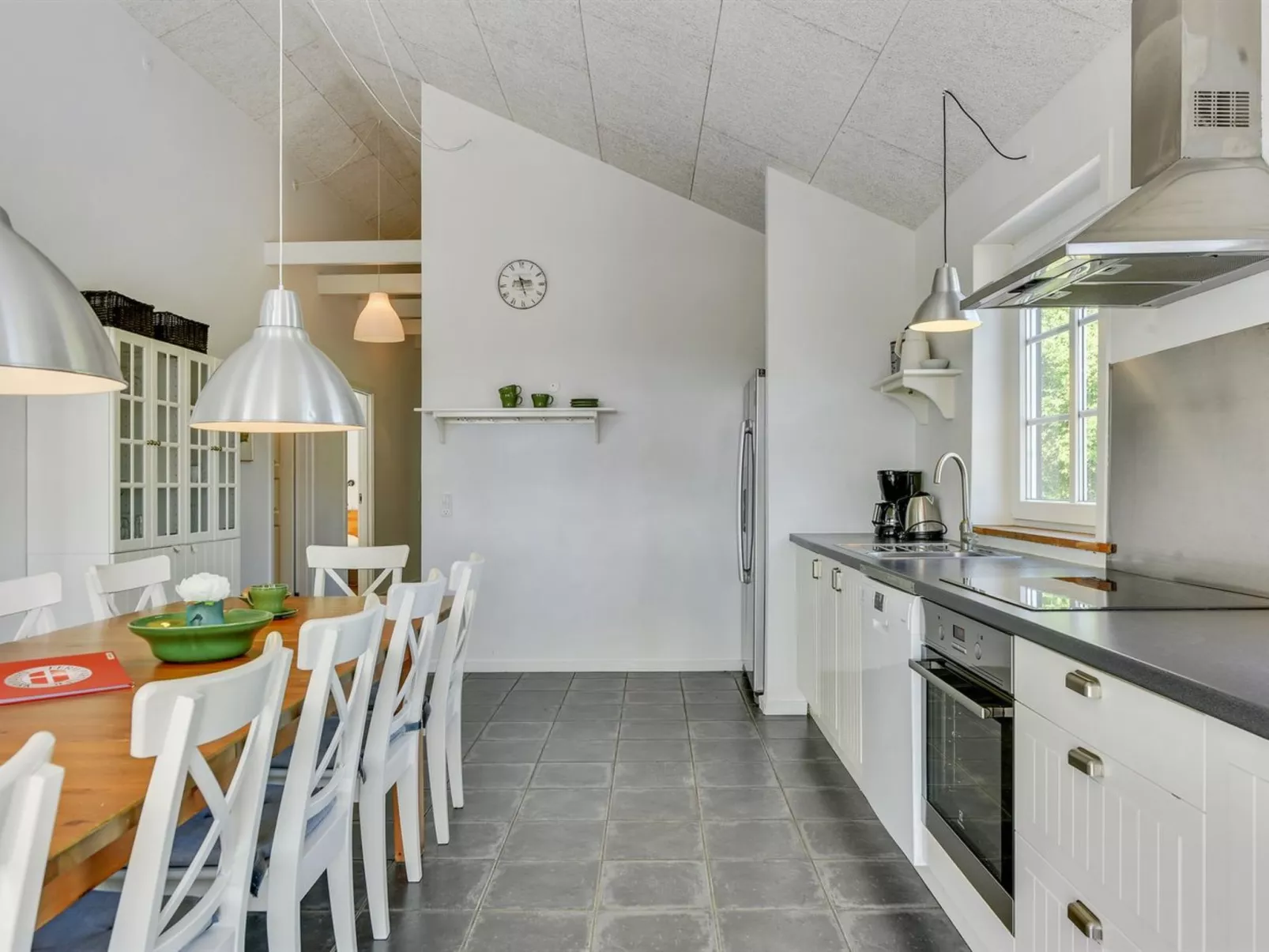 "Svanborg" - 3.7km from the sea-Inside